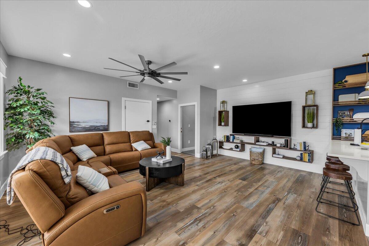 COYOTE SPRINGS - Residential