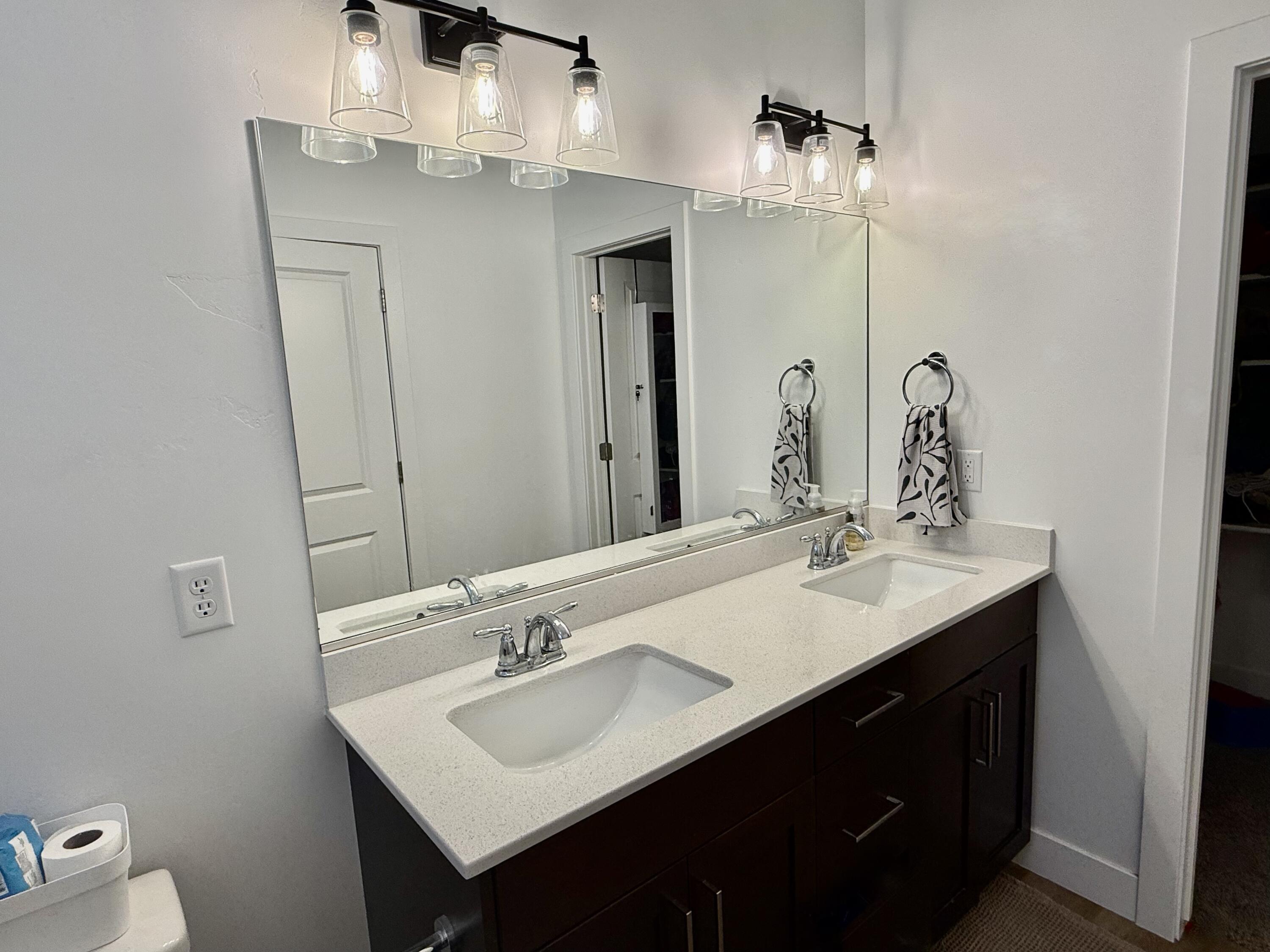 WOODLAND ESTATES TOWNHOMES - Residential
