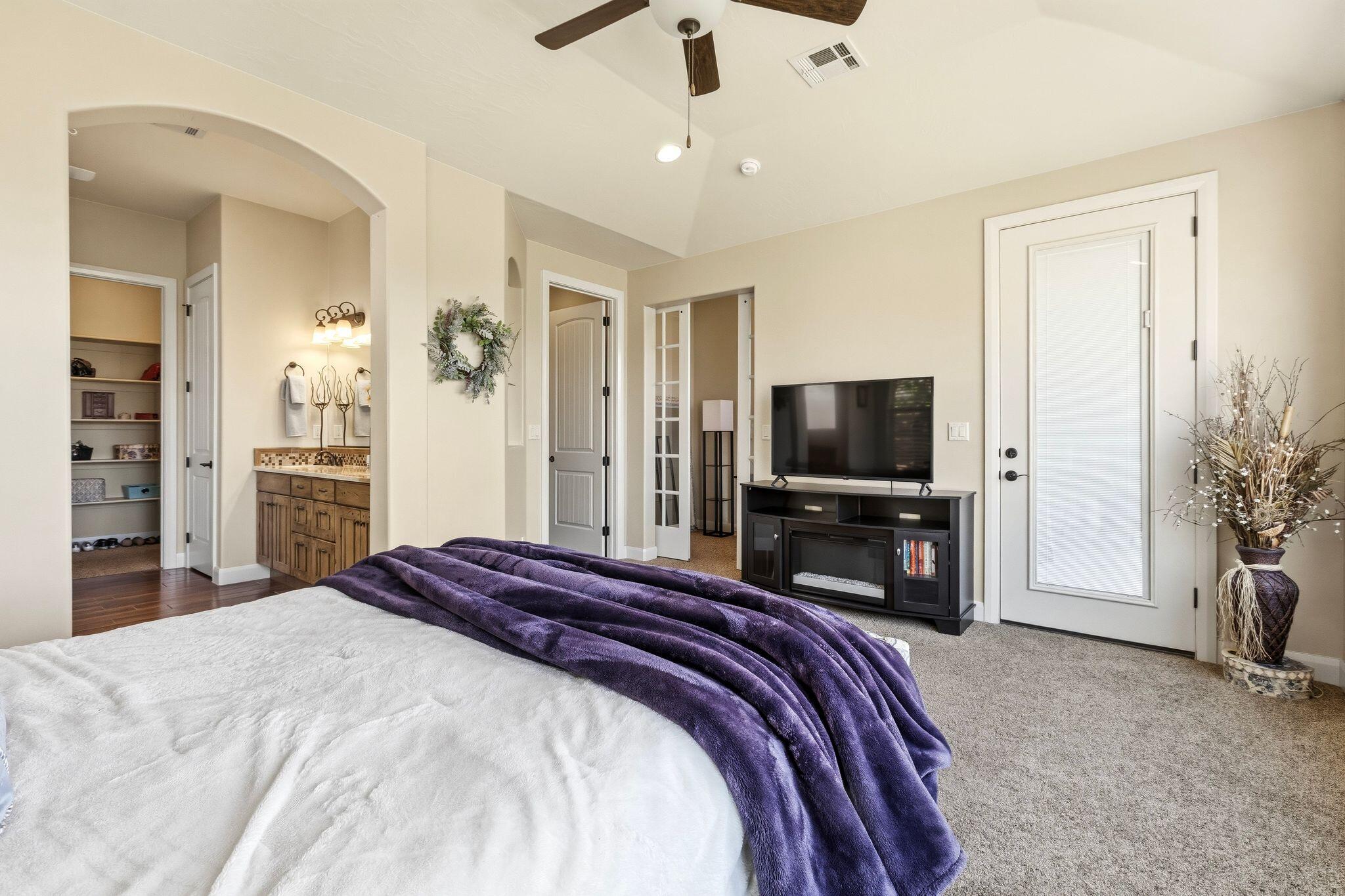MEADOWS AT STUCKI FARMS - Residential