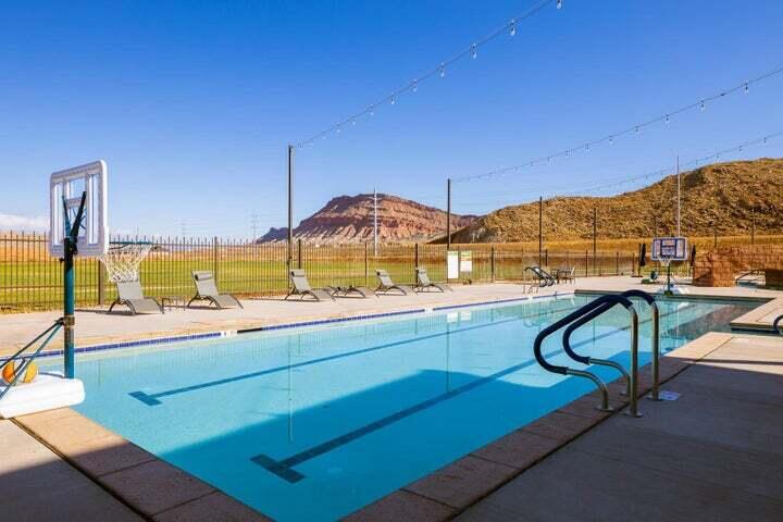 MEADOWS AT STUCKI FARMS - Residential