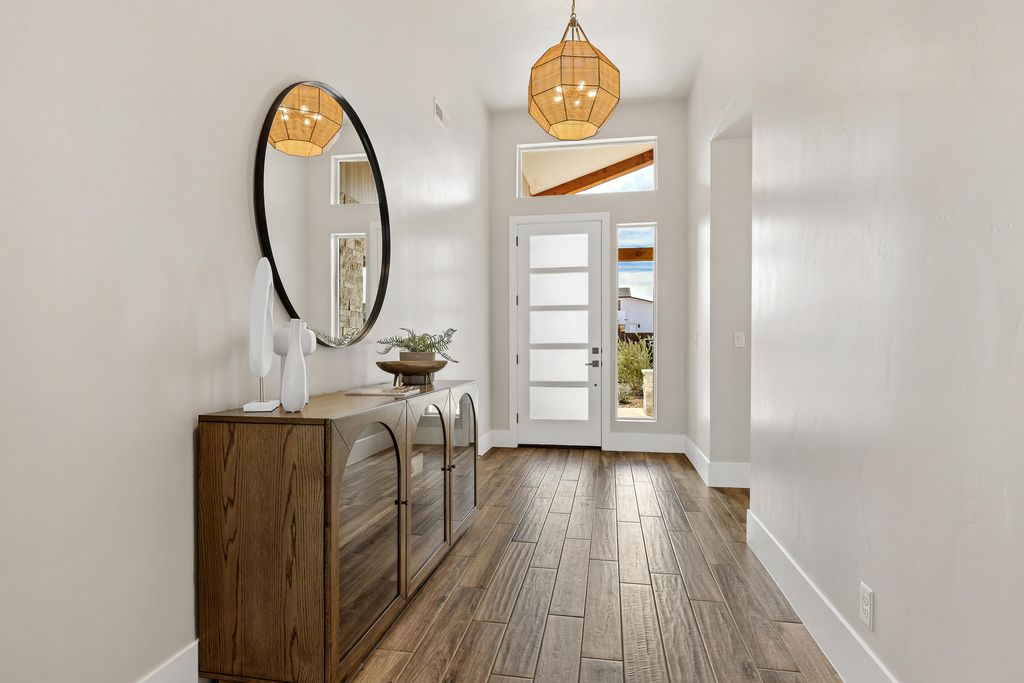 Photo of 4810 W 1930 S, Hurricane, UT 84737 (MLS # 26-269971)