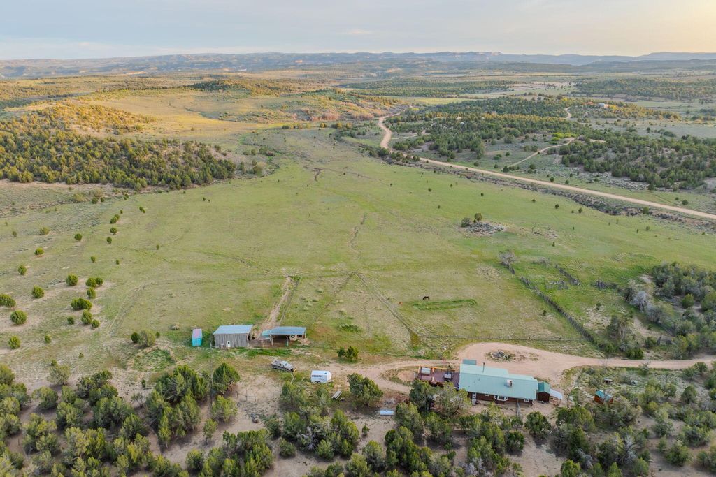 Photo of 403 Mineral Spring RD, Mt. Carmel, UT 84755 (MLS # 26-271662)