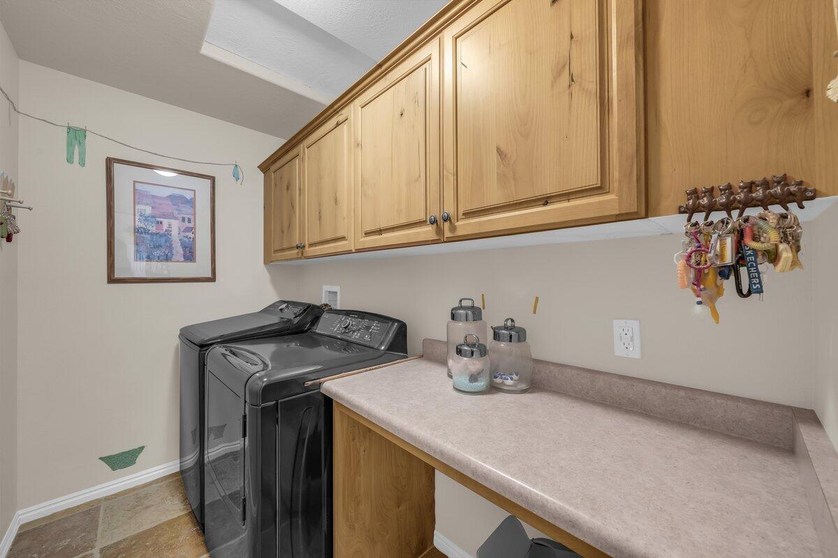 ROYAL OAKS - Residential