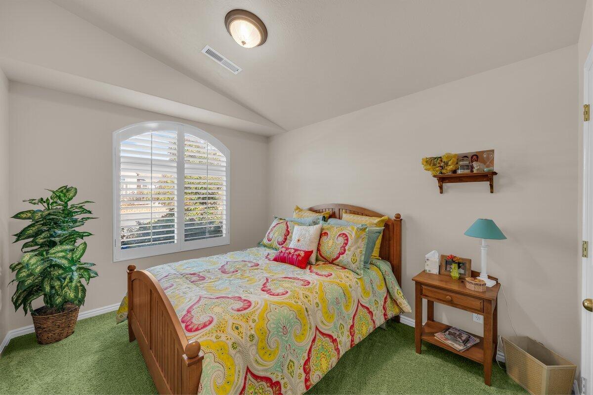 ROYAL OAKS - Residential