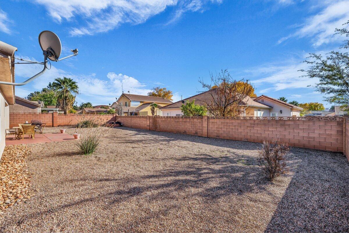 ROYAL OAKS - Residential