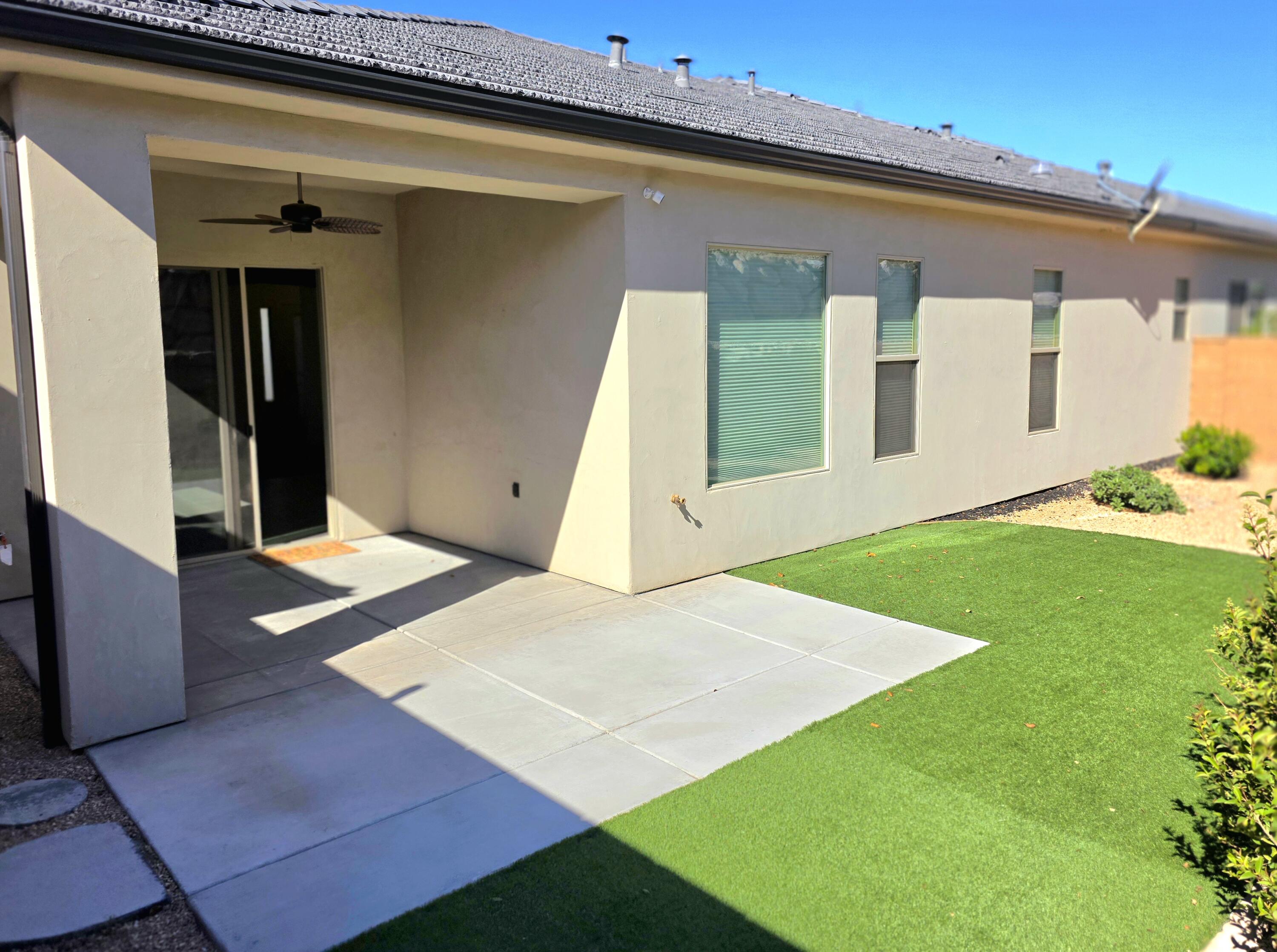 VILLAS AT SUN RIVER - Residential