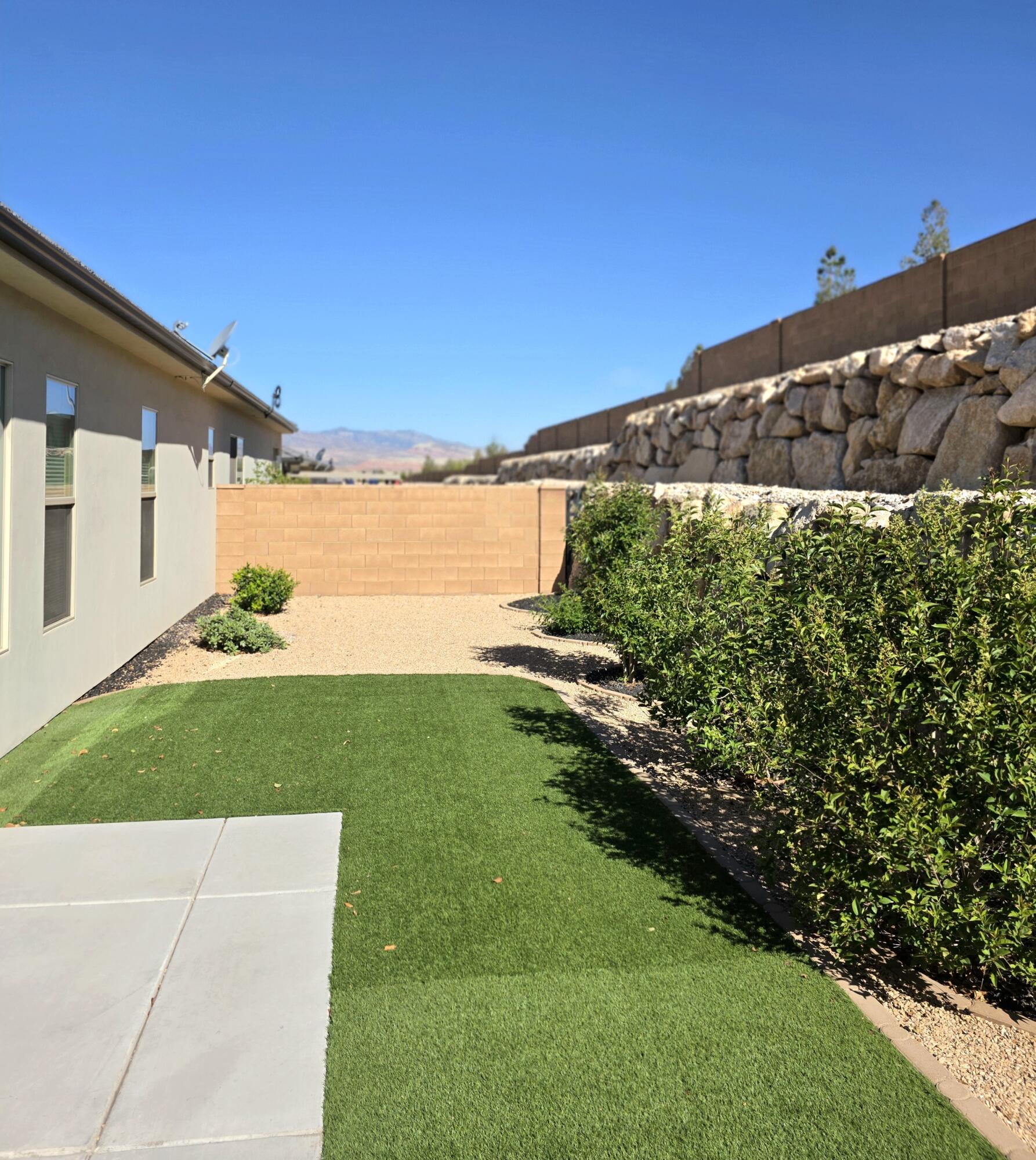VILLAS AT SUN RIVER - Residential
