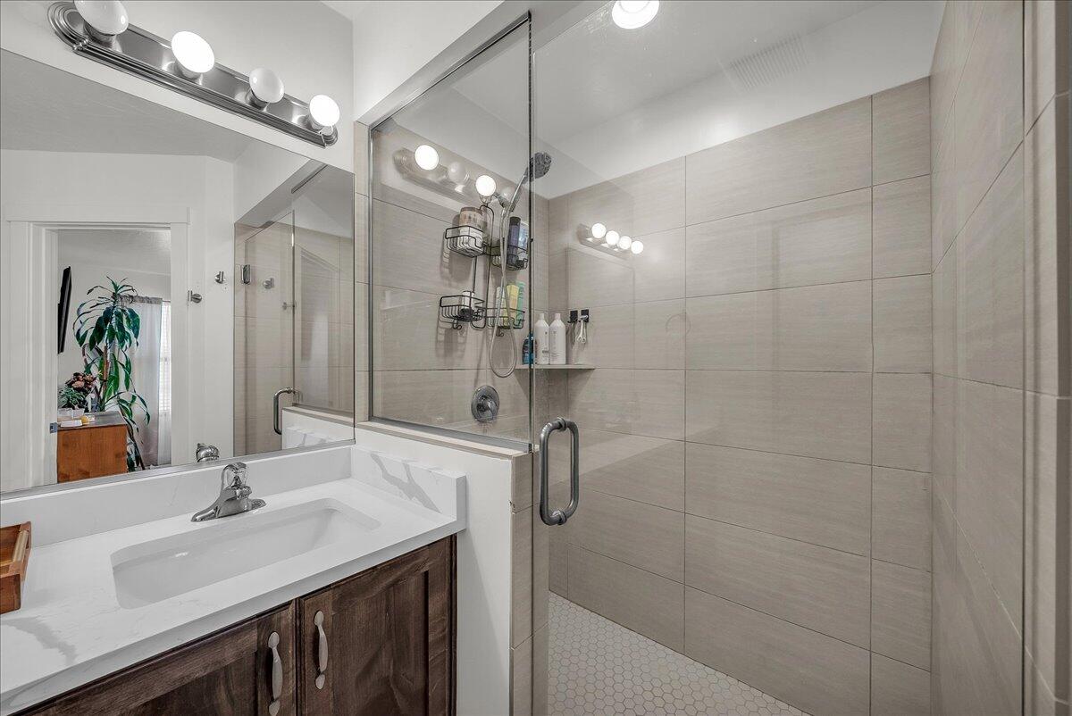 DESERT HOLLOW - Residential