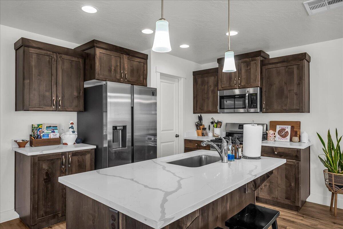 DESERT HOLLOW - Residential