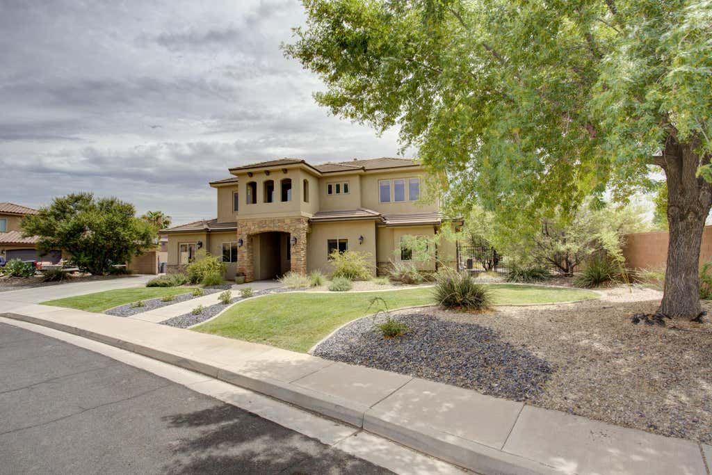 Photo of 3827 S Stoney Hill RD, Washington, UT 84780 (MLS # 26-275140)