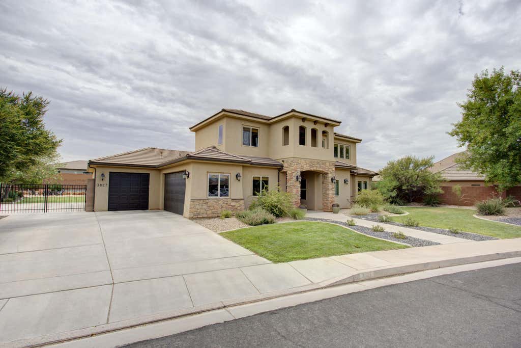 Photo of 3827 S Stoney Hill RD, Washington, UT 84780 (MLS # 26-275140)