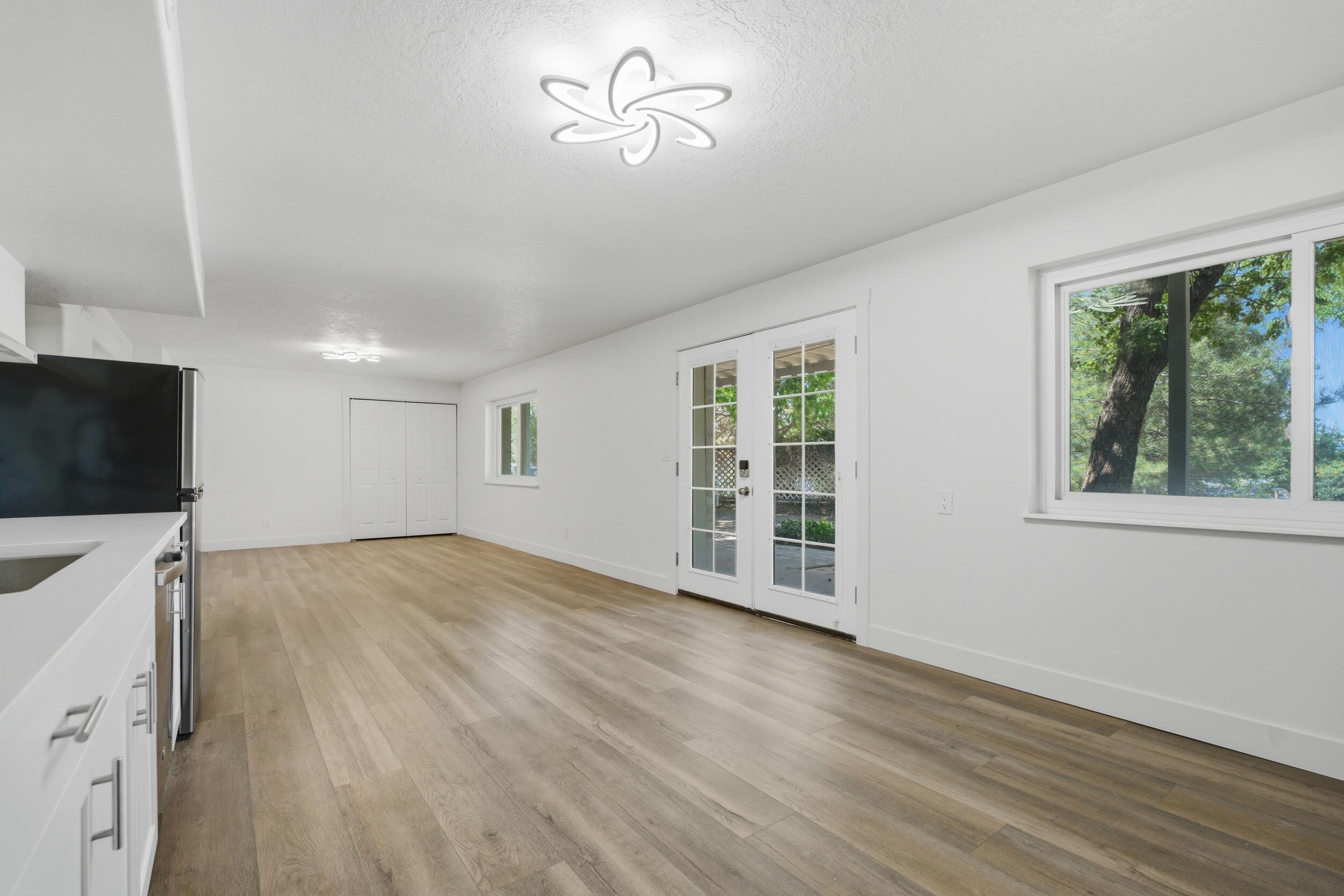 LAVERKIN TOWNSITE AND FIELD - Residential