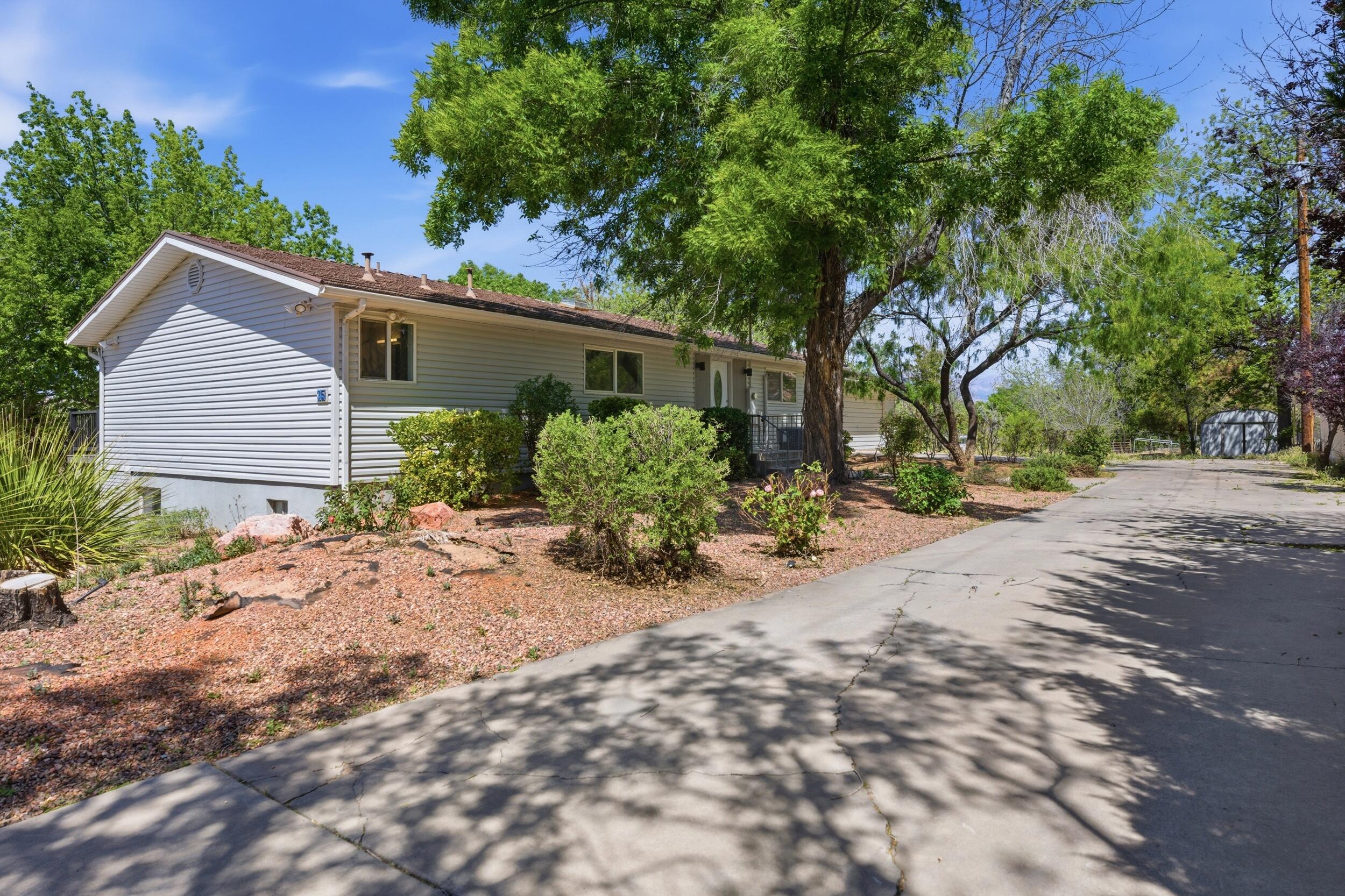 LAVERKIN TOWNSITE AND FIELD - Residential