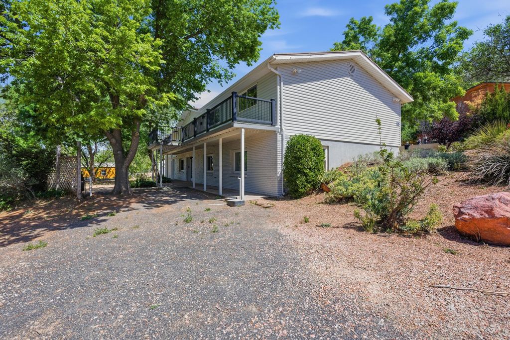 Photo of 35 E 100 S, La Verkin, UT 84745 (MLS # 26-271458)