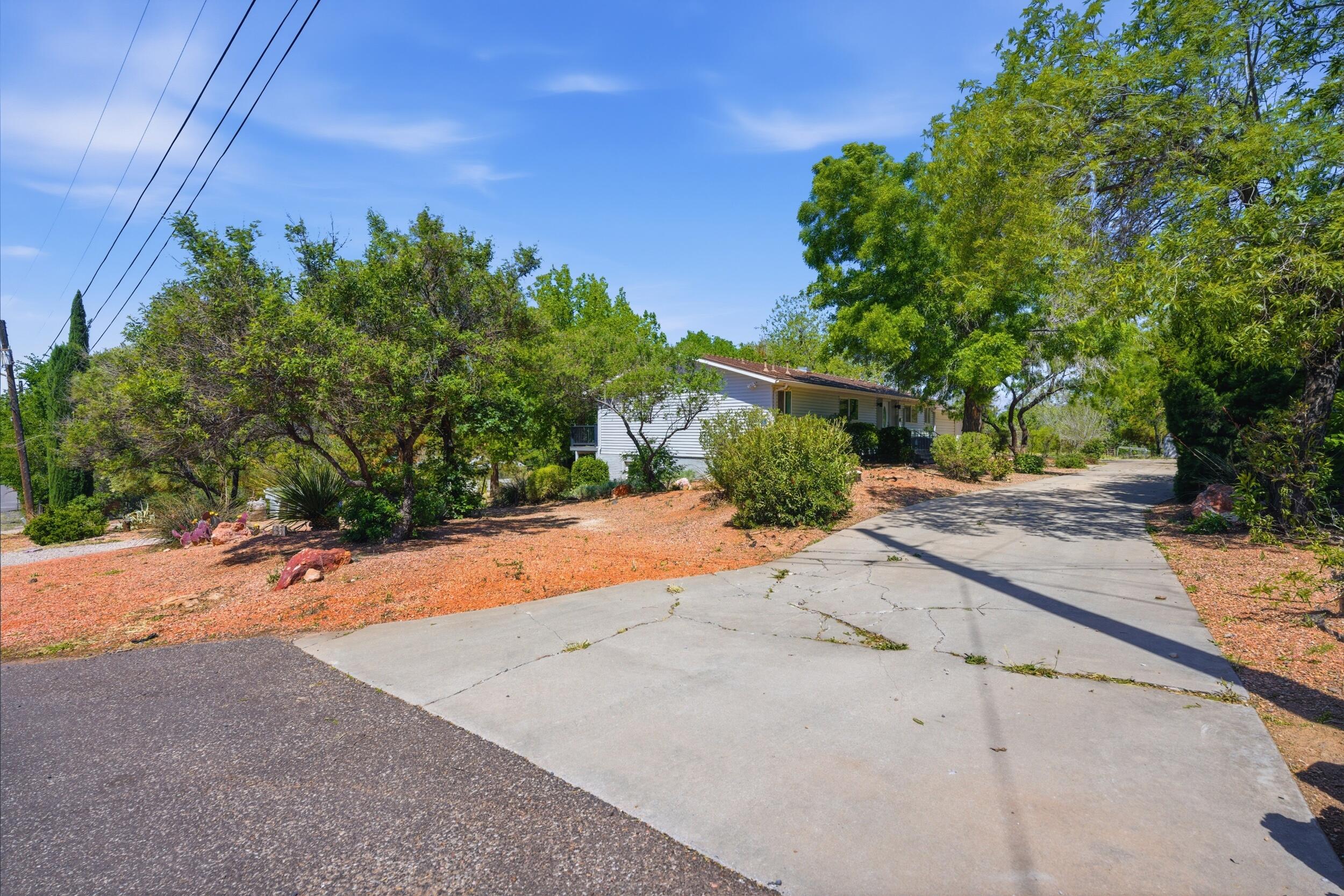 LAVERKIN TOWNSITE AND FIELD - Residential