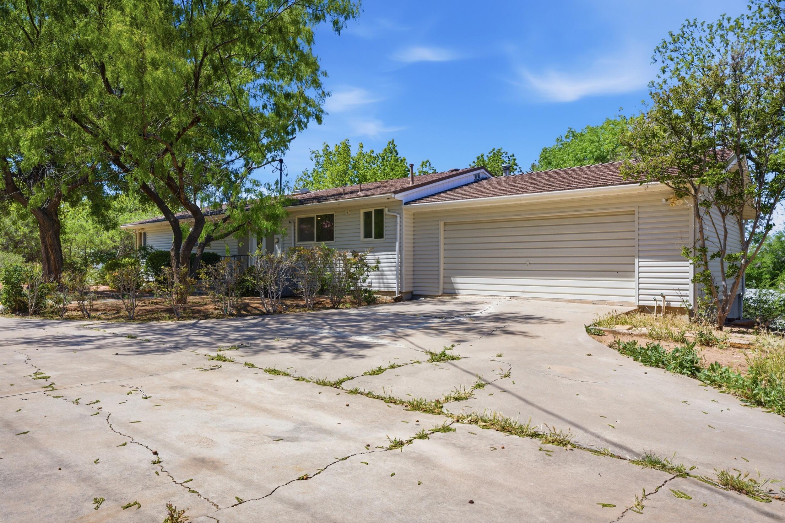 LAVERKIN TOWNSITE AND FIELD - Residential