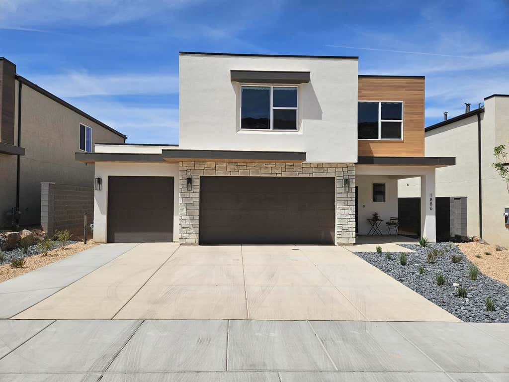 Photo of 1930 S Queens Garden DR #4272, Washington, UT 84780 (MLS # 26-275339)