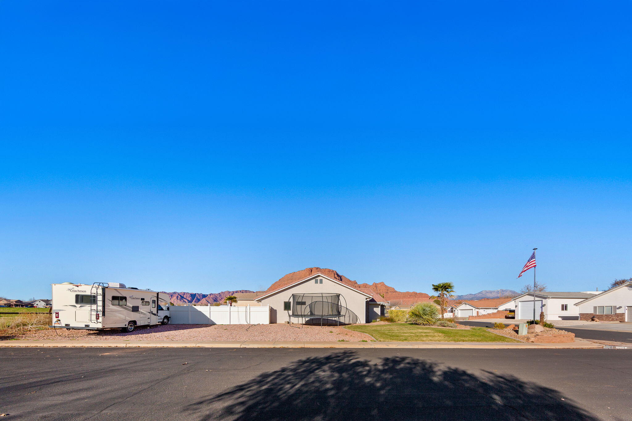 MOUNTAIN SHADOW - Residential