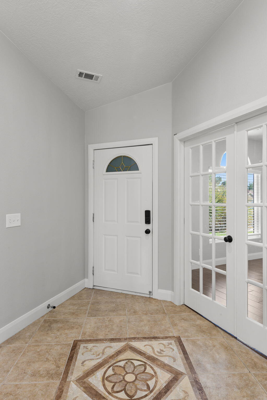 MOUNTAIN SHADOW - Residential