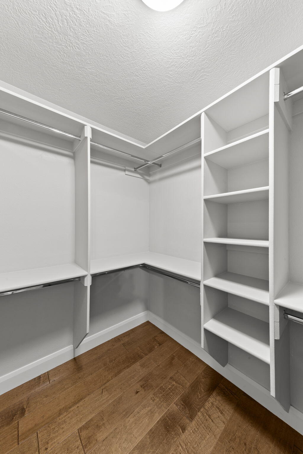 MOUNTAIN SHADOW - Residential