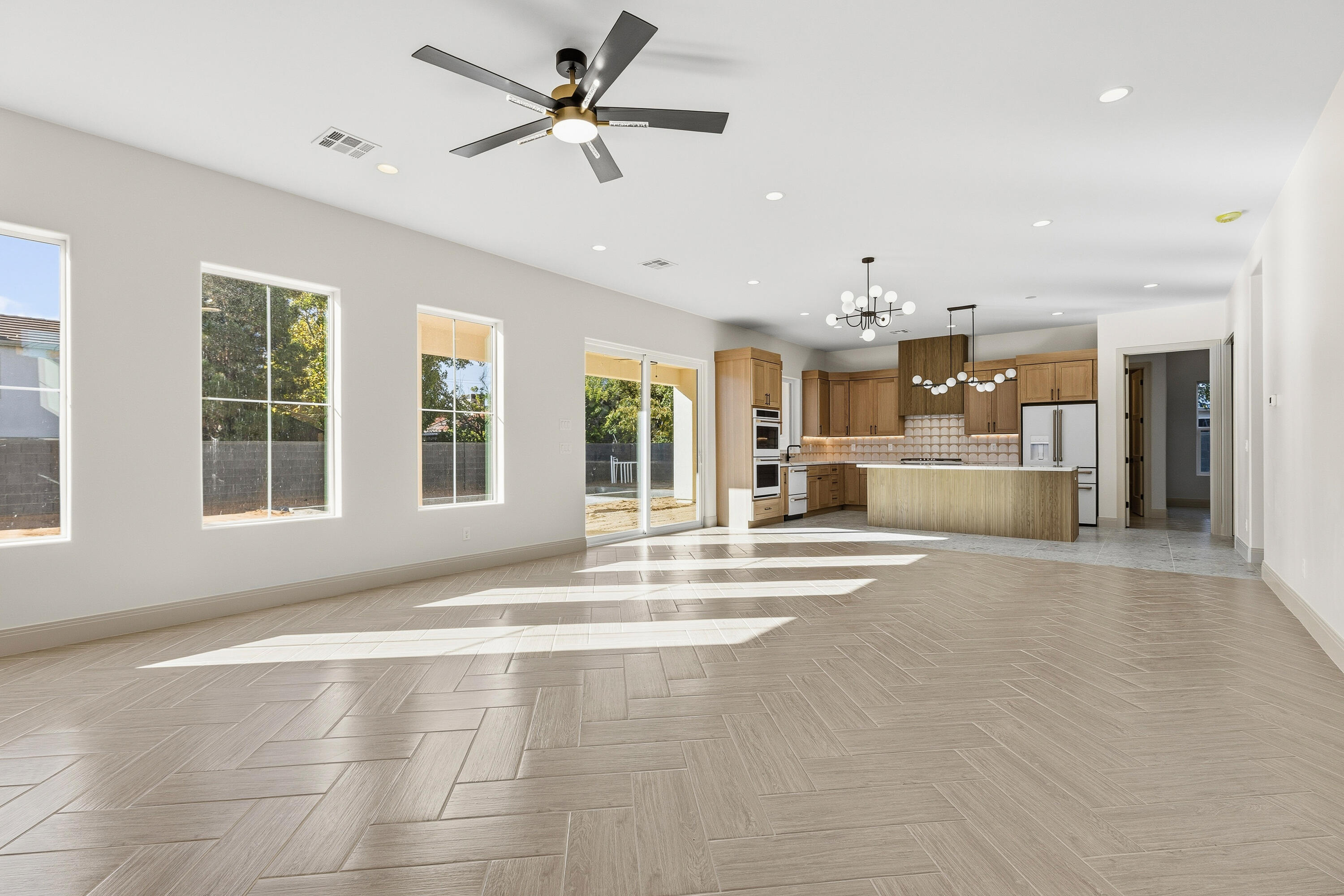 FALCON RIDGE - Residential