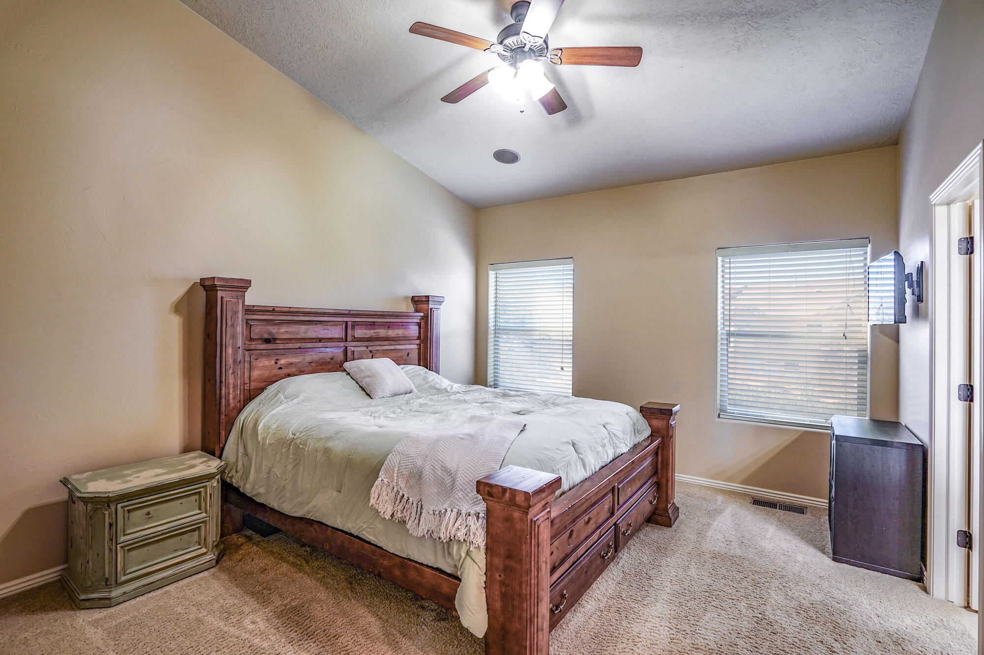 BLOOMINGTON HILLS - Residential