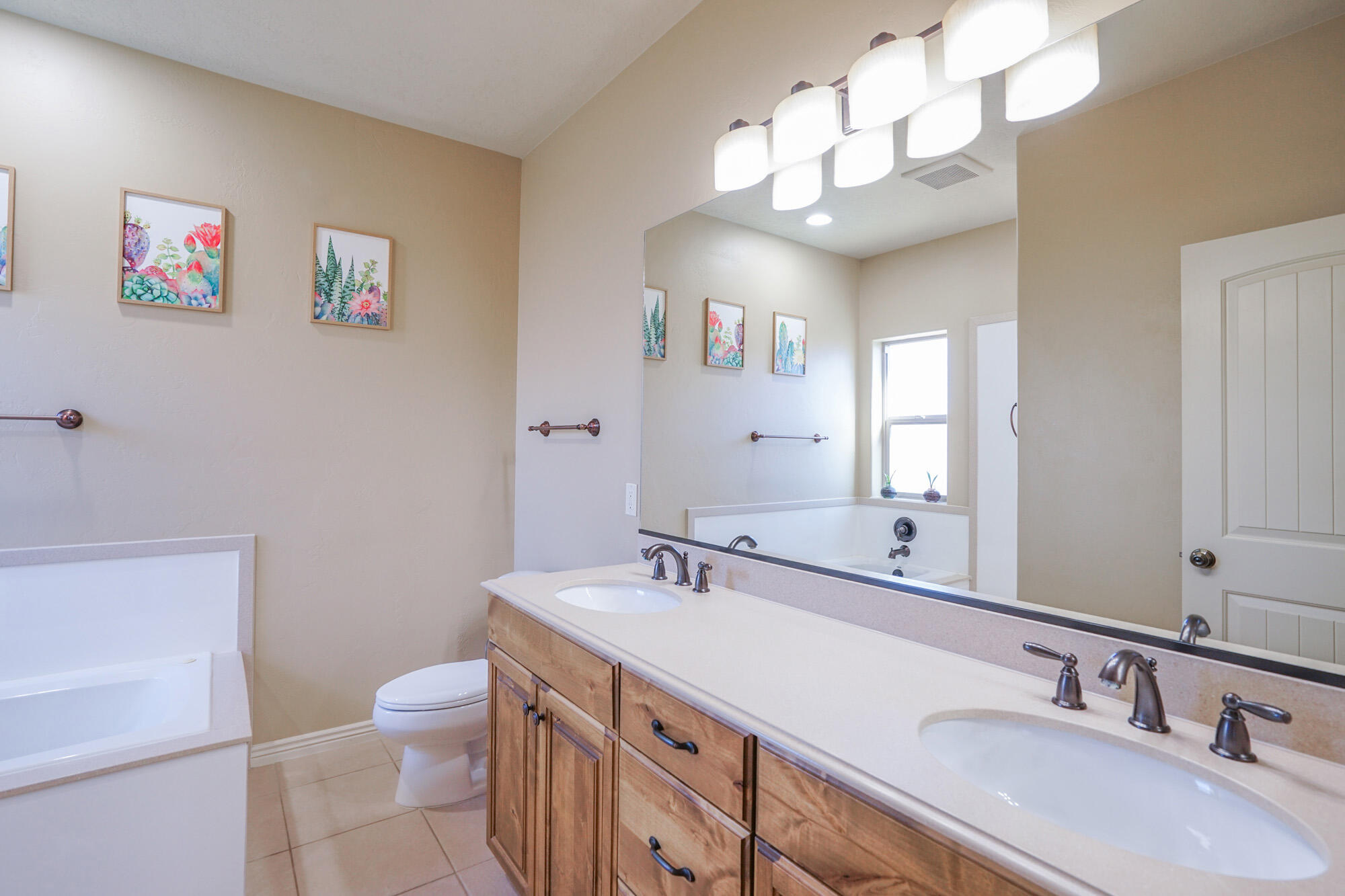 BLOOMINGTON HILLS - Residential