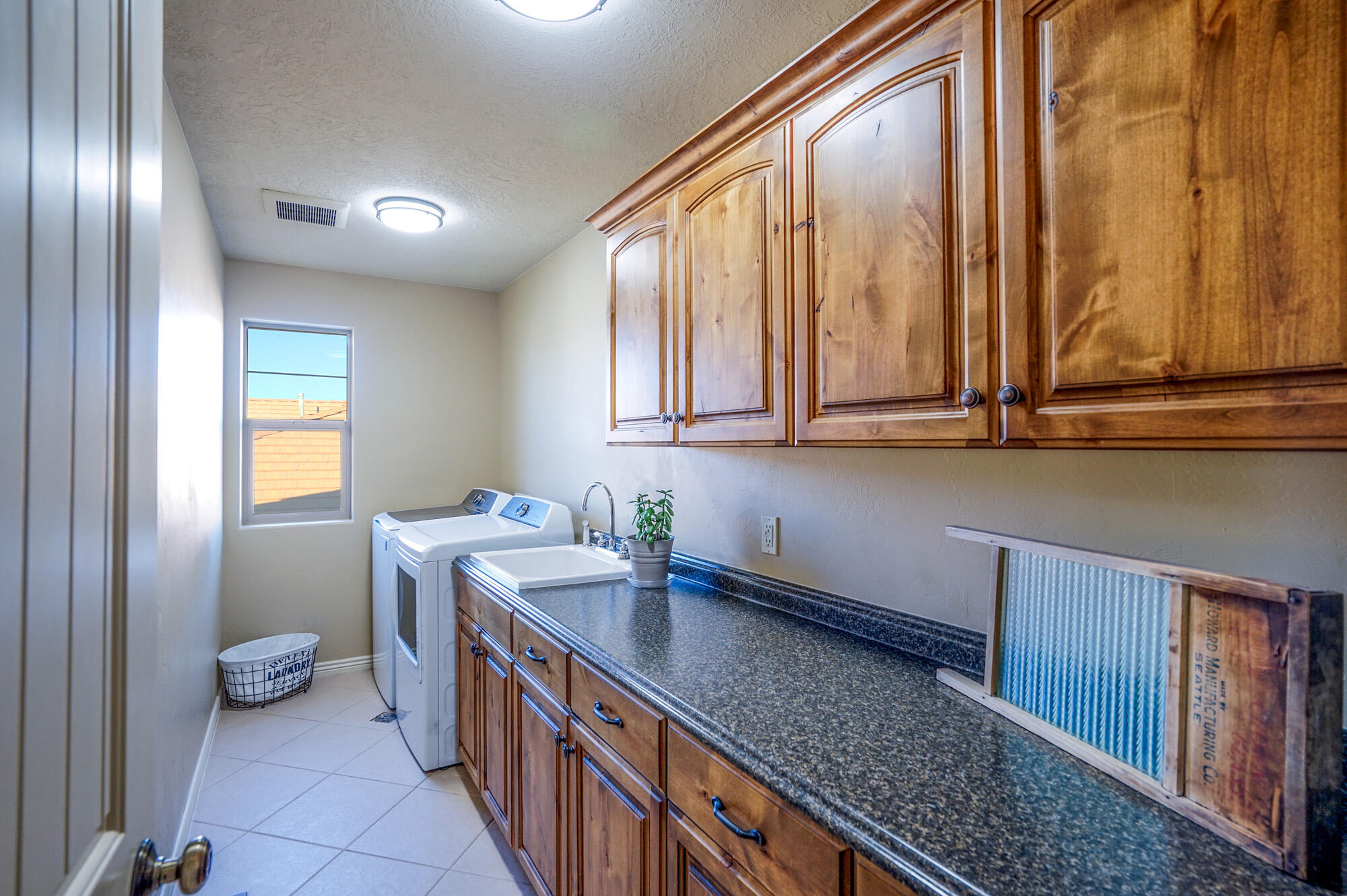 BLOOMINGTON HILLS - Residential