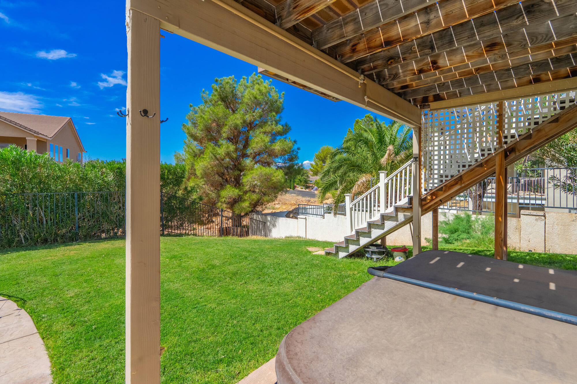 BLOOMINGTON HILLS - Residential