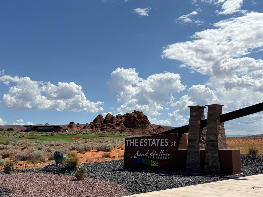 Photo of 3236 S Cottontail Way 71 #71, Hurricane, UT 84737 (MLS # 26-275341)