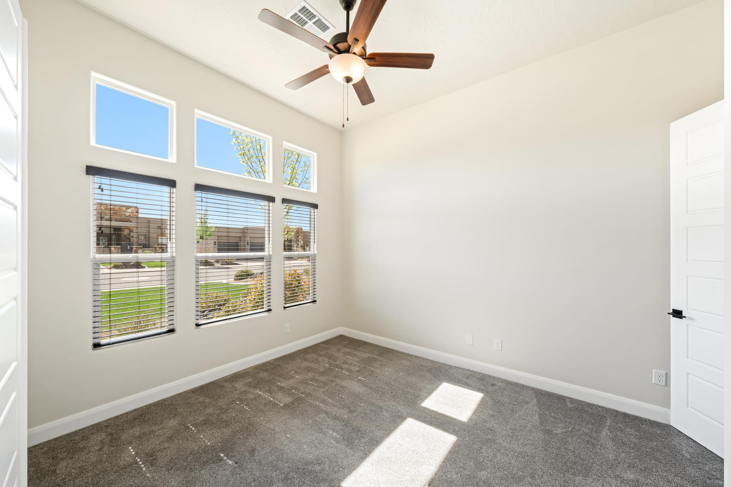 LEDGES OF SG WHITE ROCKS - Residential