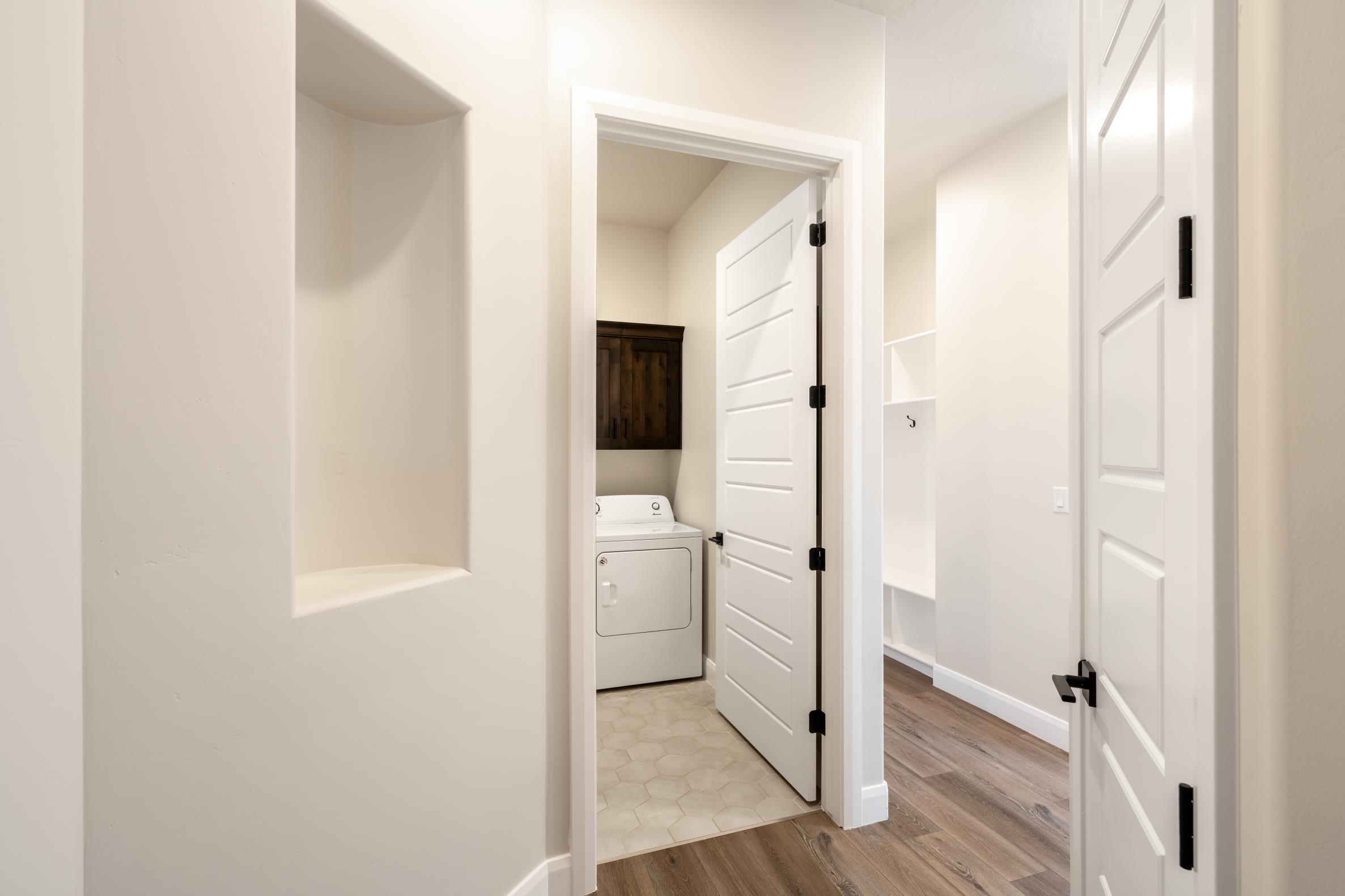 LEDGES OF SG WHITE ROCKS - Residential