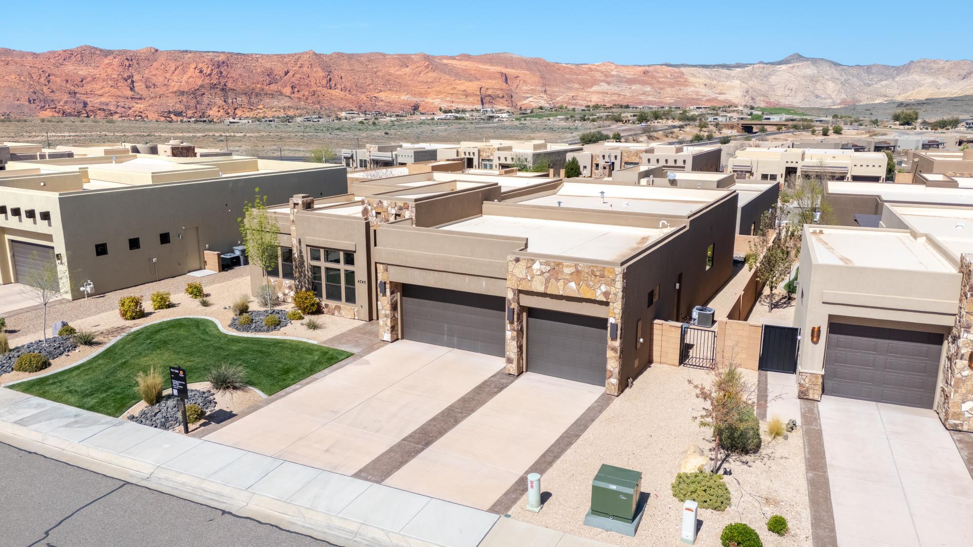 LEDGES OF SG WHITE ROCKS - Residential