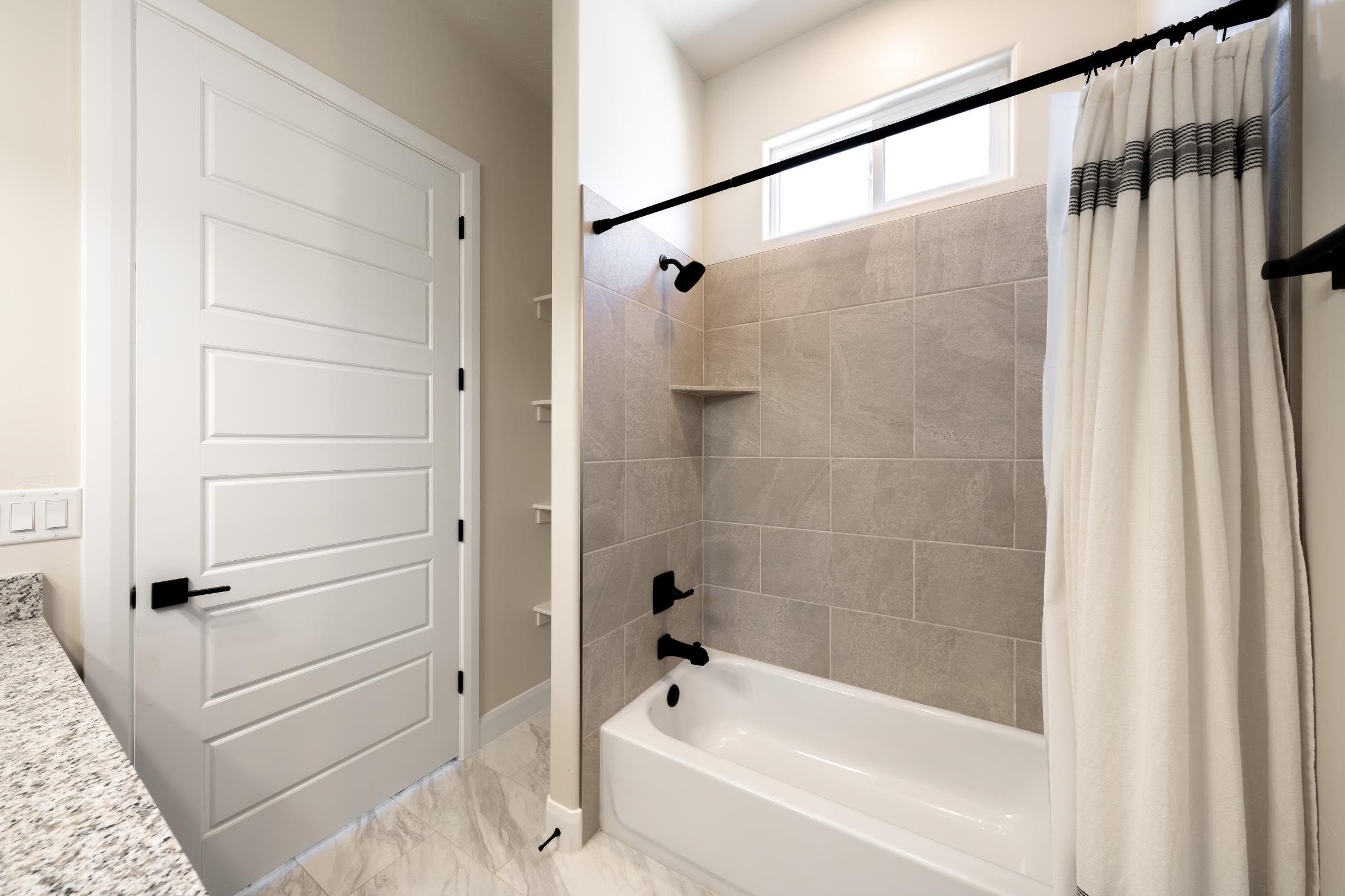 LEDGES OF SG WHITE ROCKS - Residential