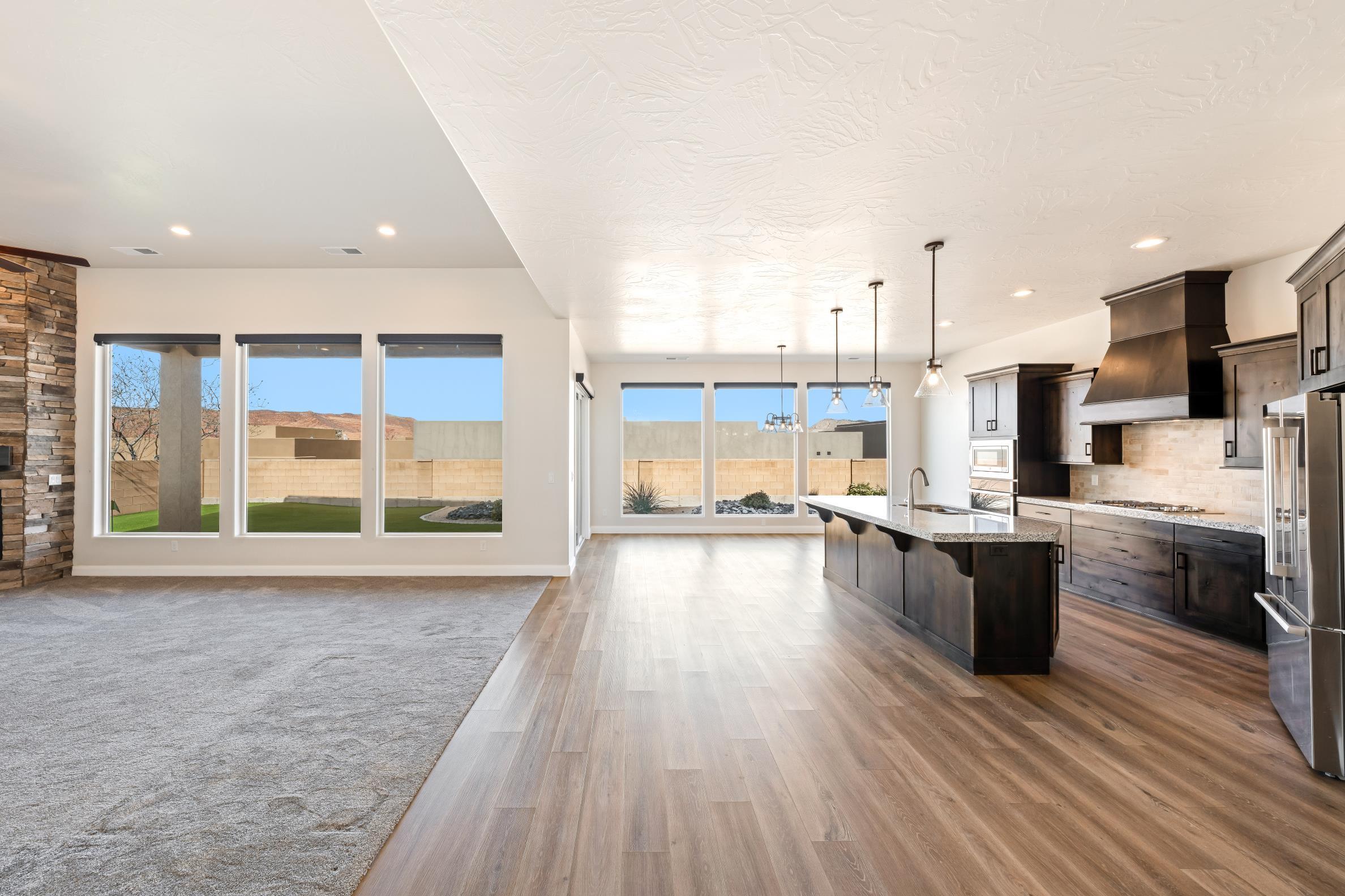 LEDGES OF SG WHITE ROCKS - Residential