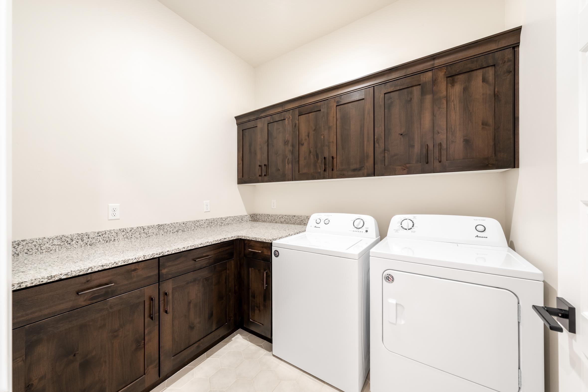 LEDGES OF SG WHITE ROCKS - Residential