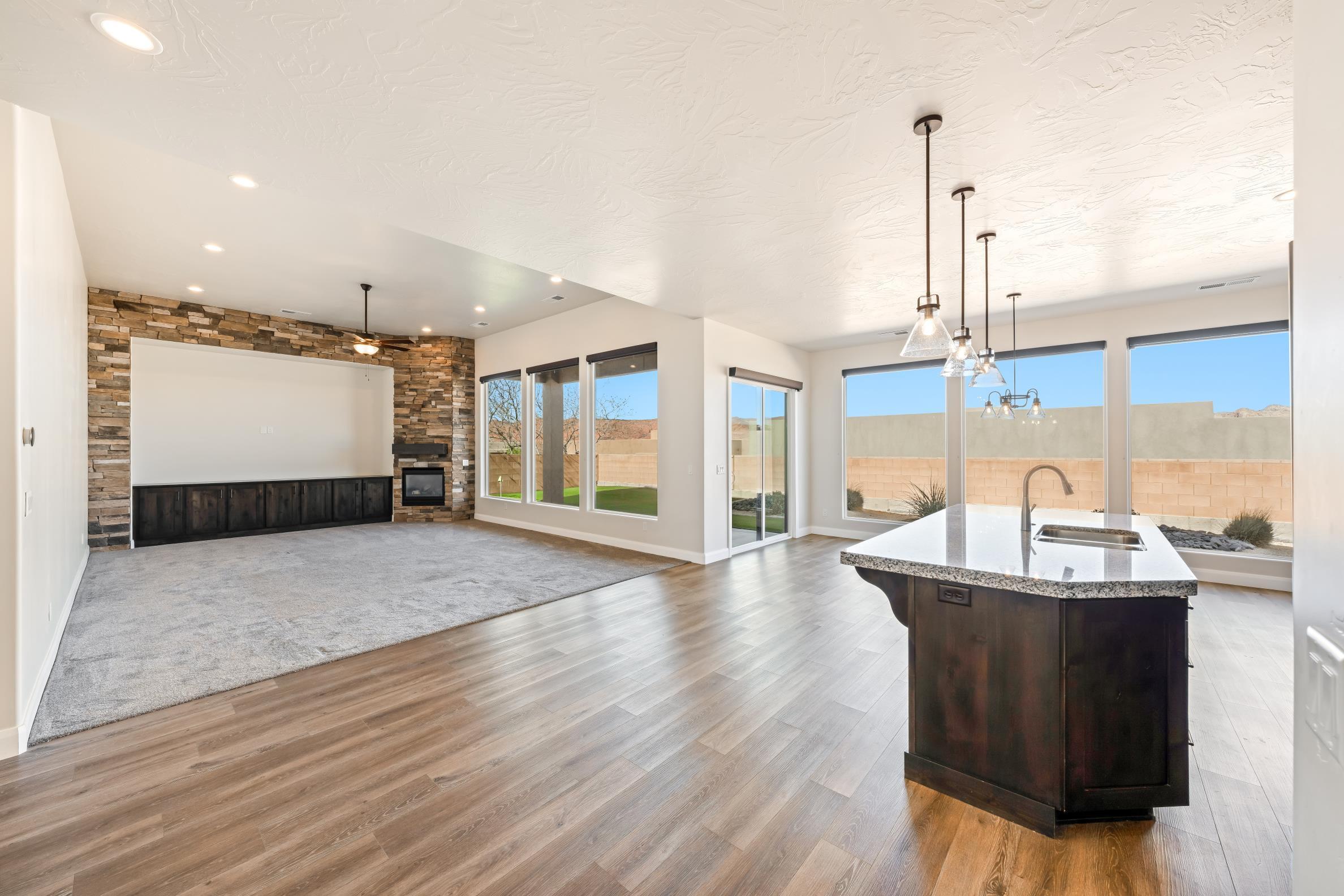 LEDGES OF SG WHITE ROCKS - Residential