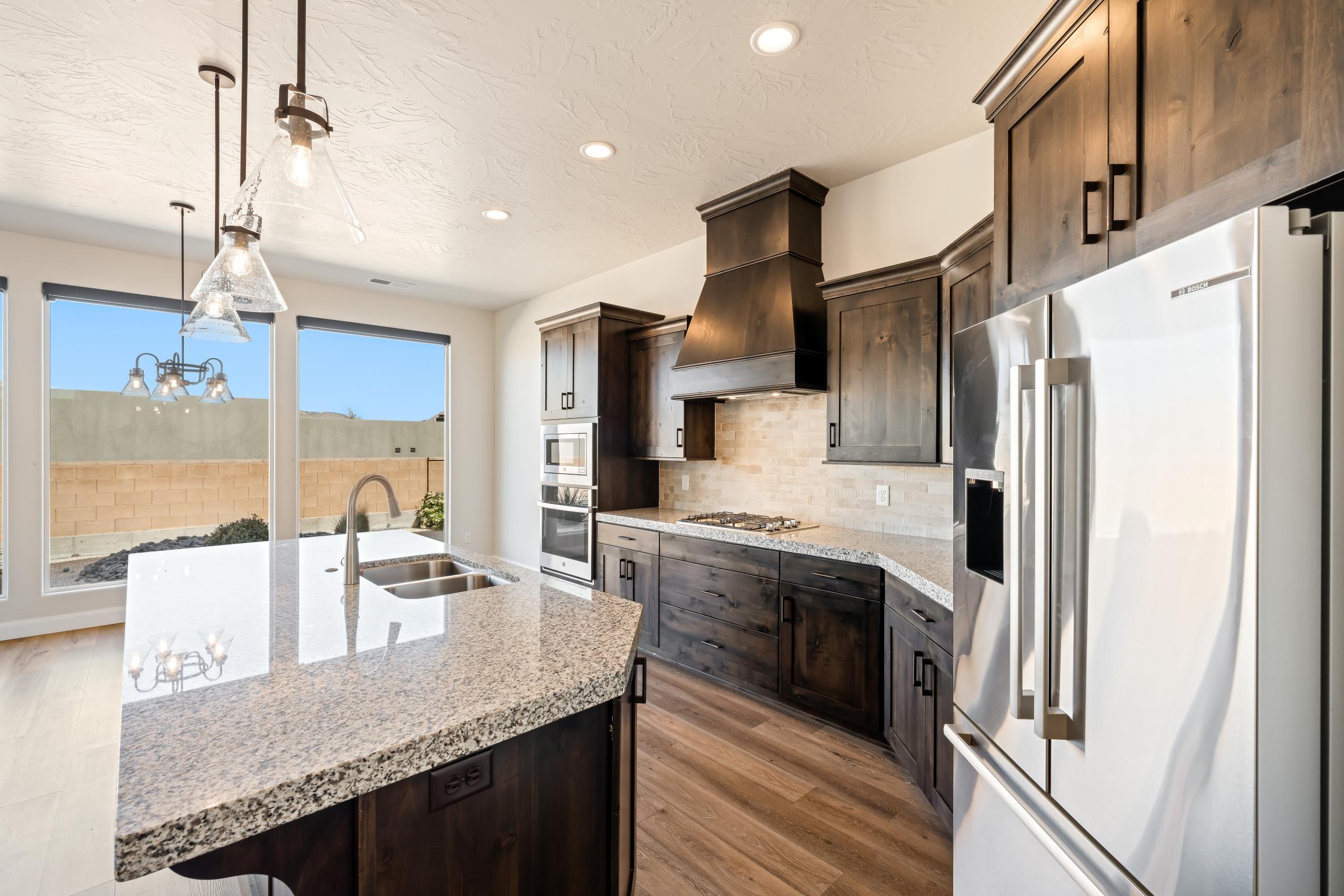 LEDGES OF SG WHITE ROCKS - Residential