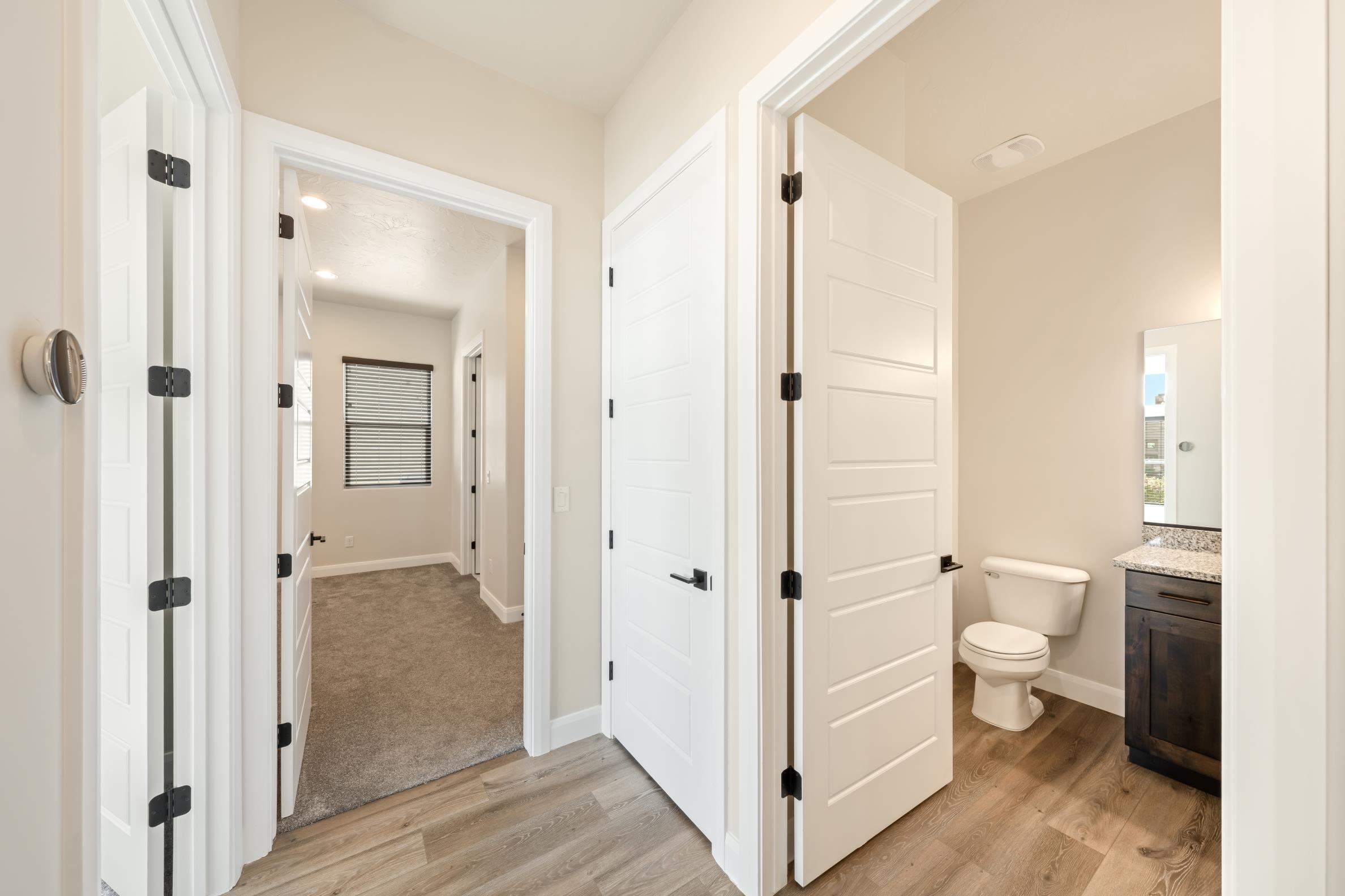 LEDGES OF SG WHITE ROCKS - Residential