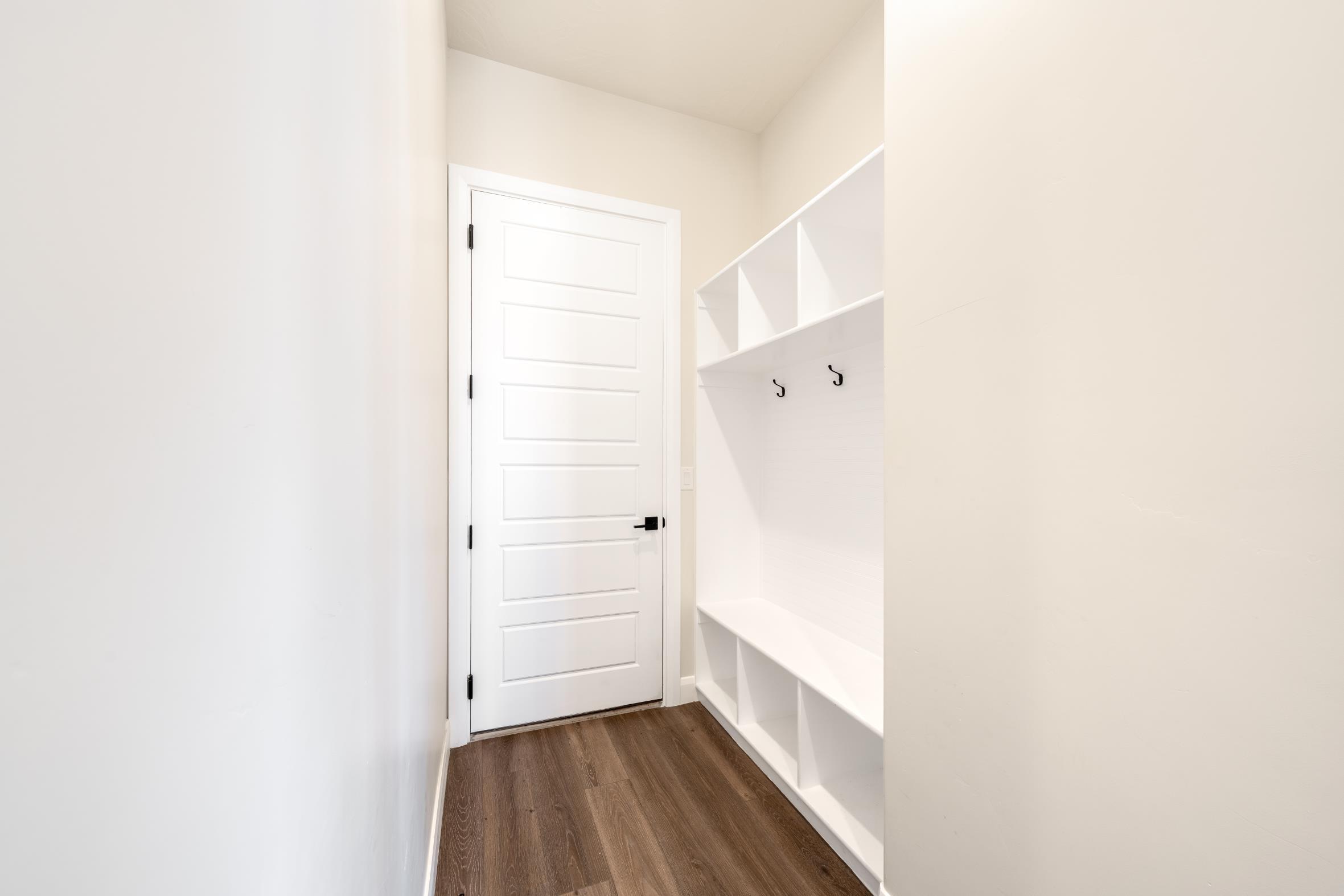 LEDGES OF SG WHITE ROCKS - Residential