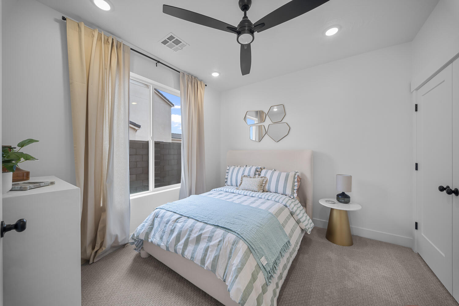 LEGACY AT SAND HOLLOW - Residential