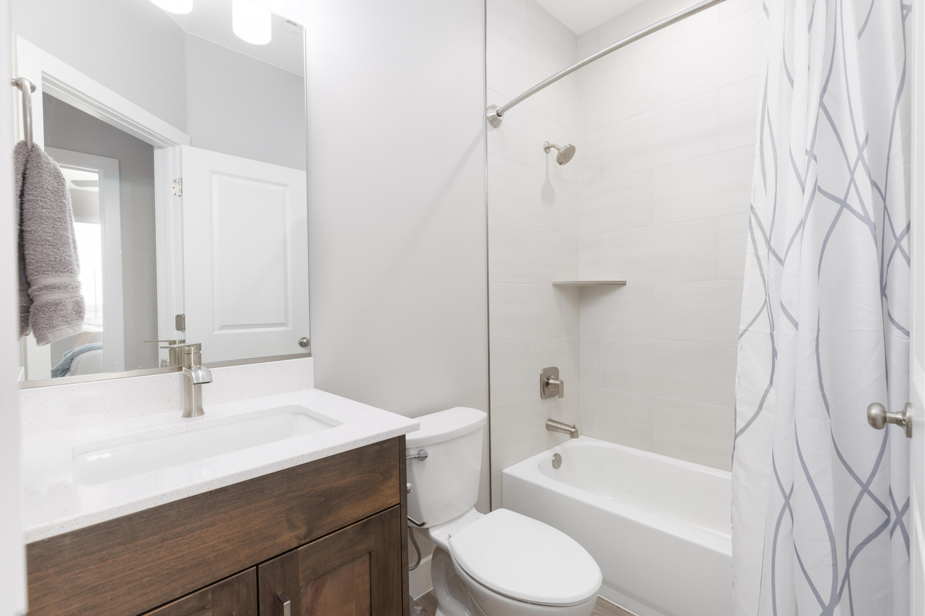 PEREGRINE POINTE WEST - Residential