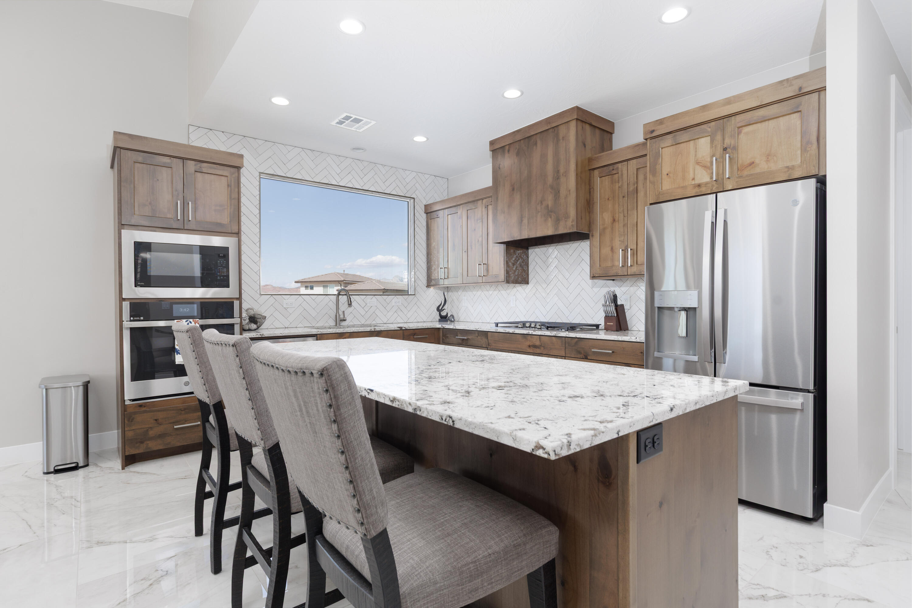 PEREGRINE POINTE WEST - Residential