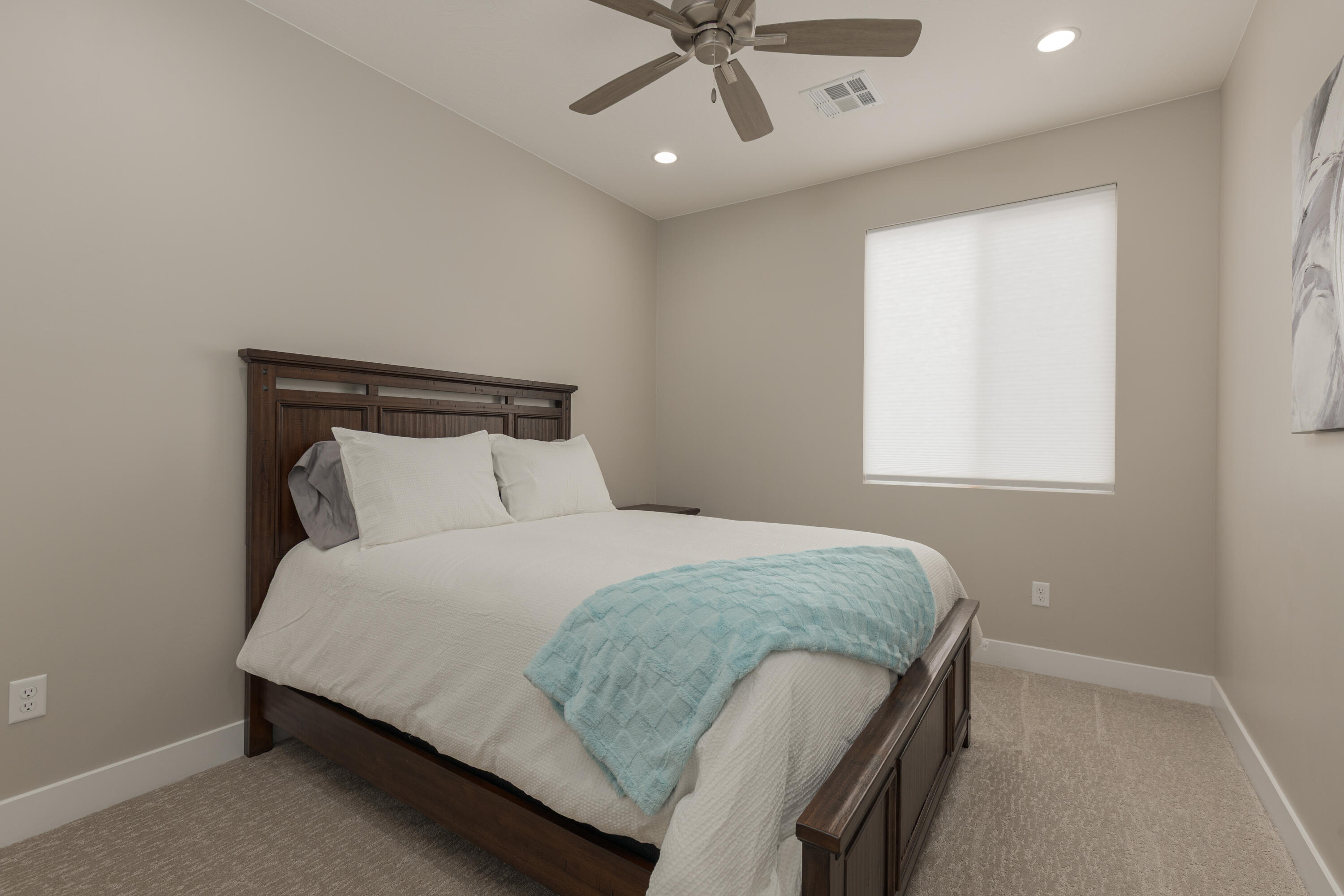 PEREGRINE POINTE WEST - Residential