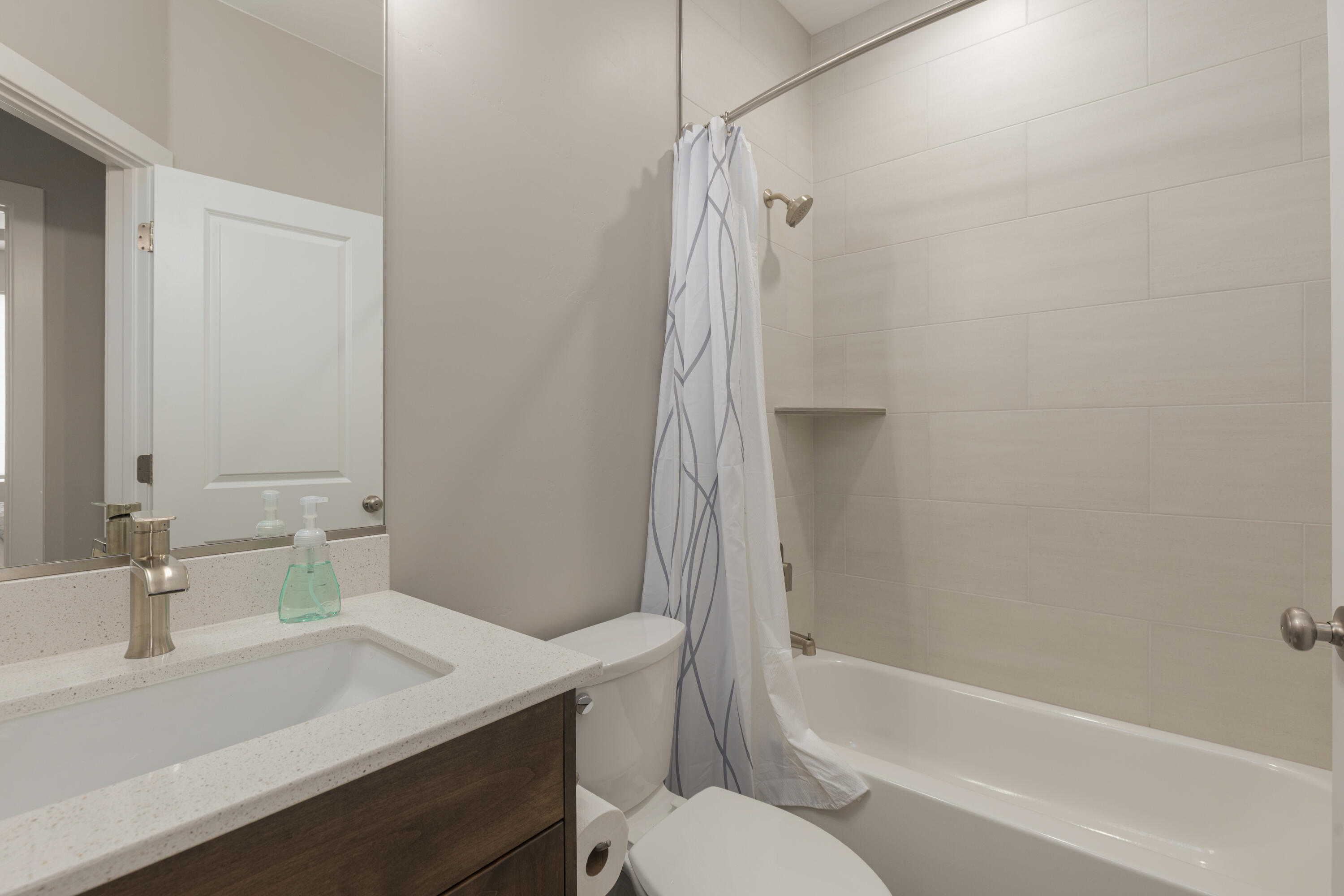 PEREGRINE POINTE WEST - Residential