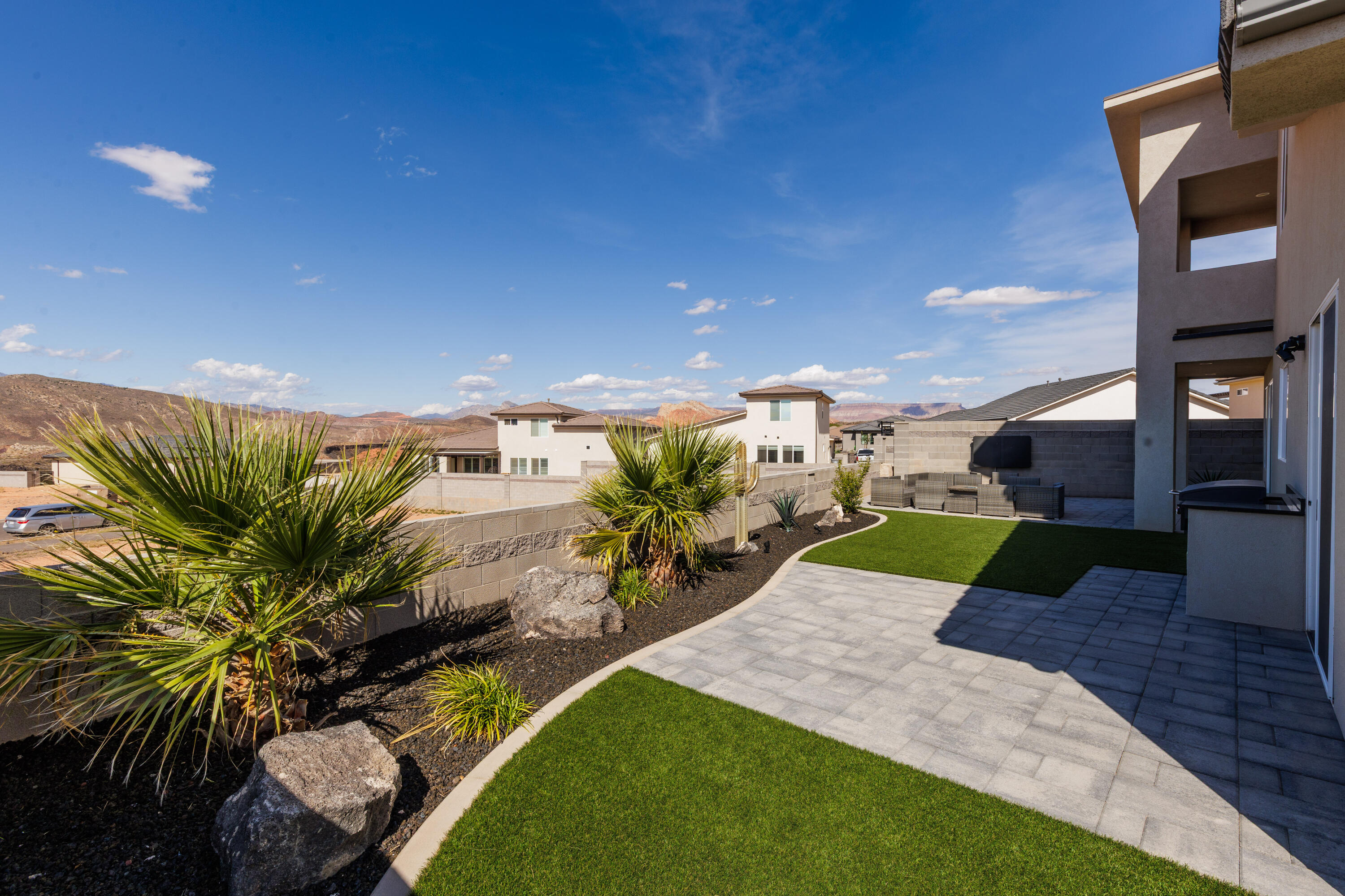 PEREGRINE POINTE WEST - Residential