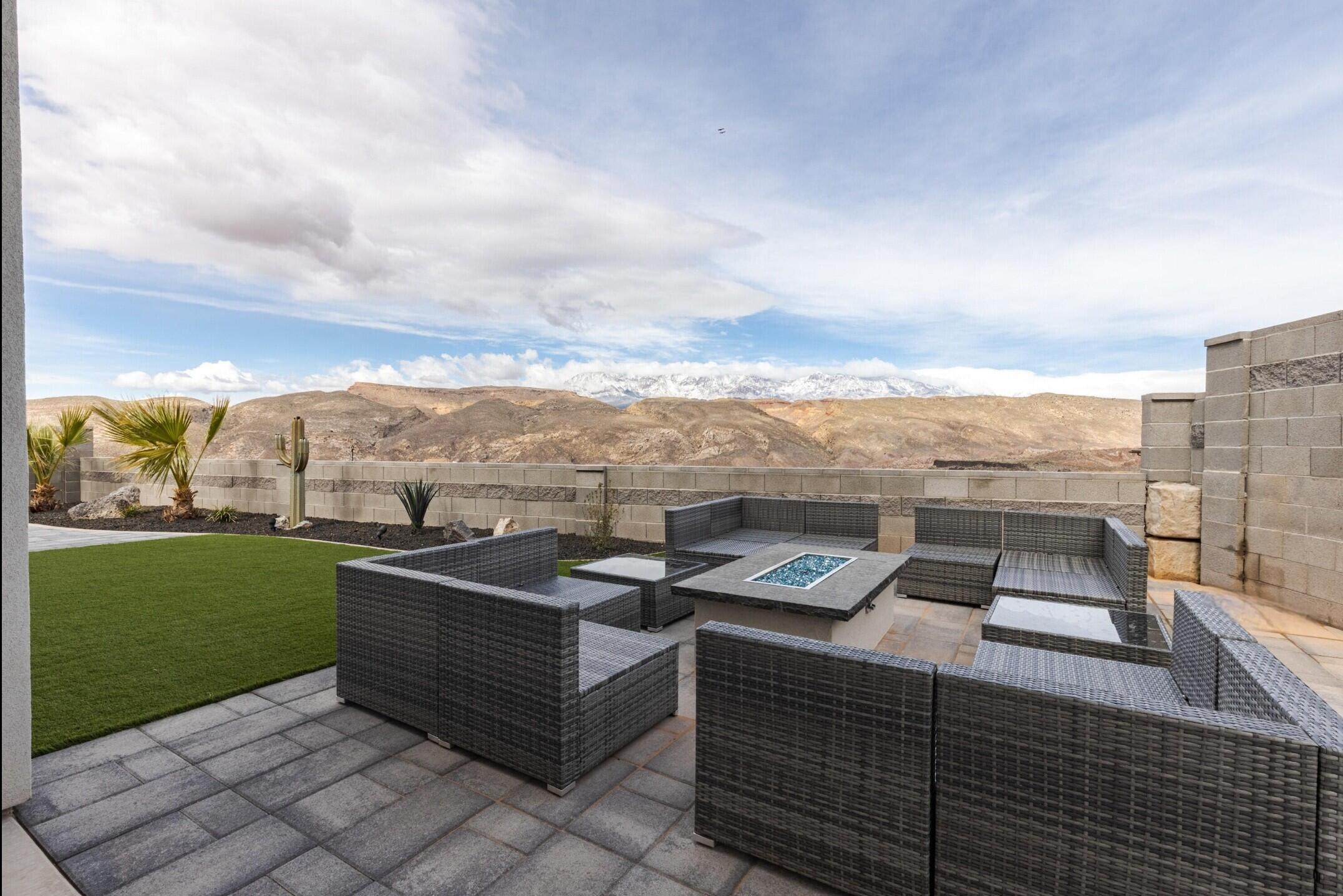 PEREGRINE POINTE WEST - Residential