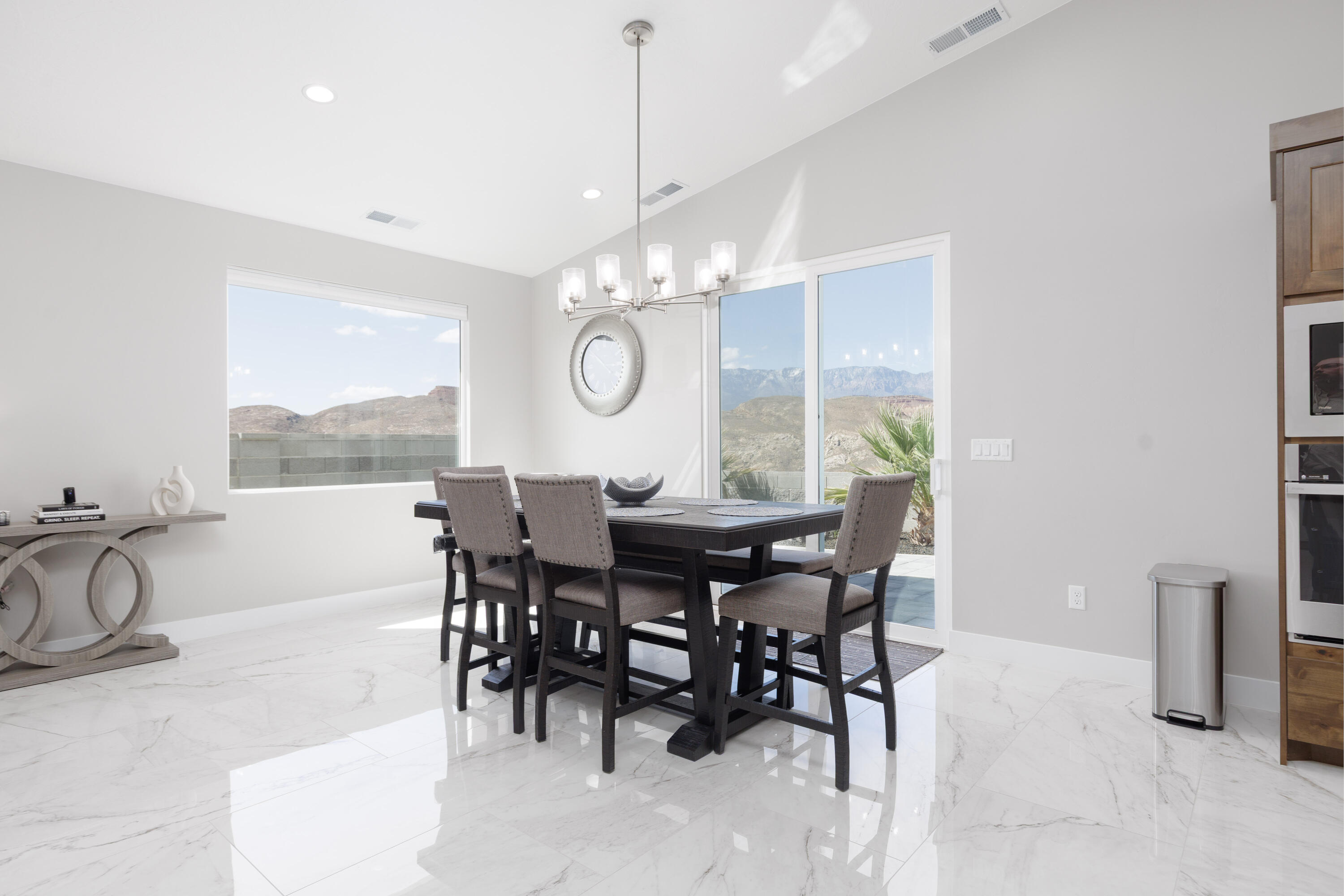 PEREGRINE POINTE WEST - Residential