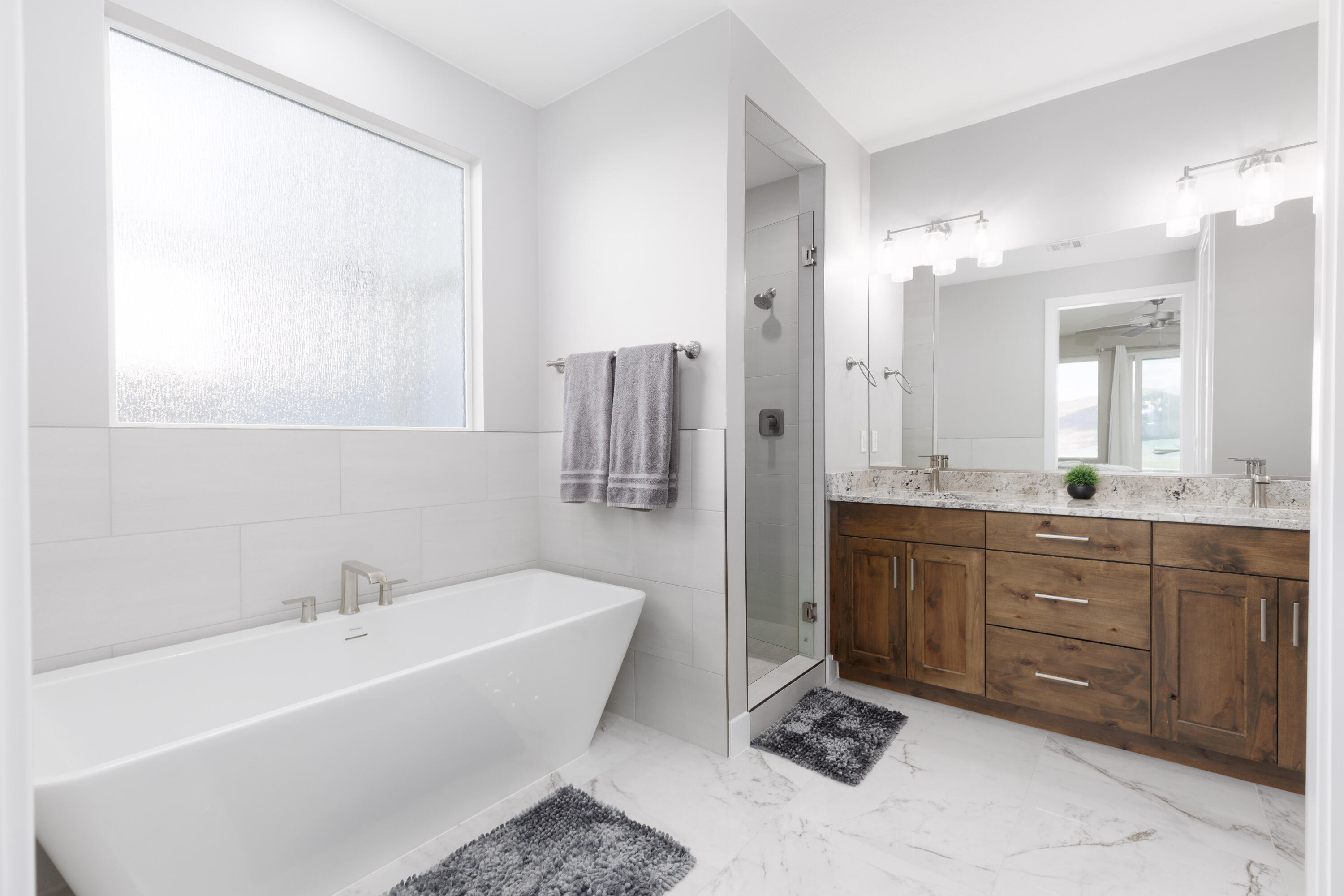 PEREGRINE POINTE WEST - Residential