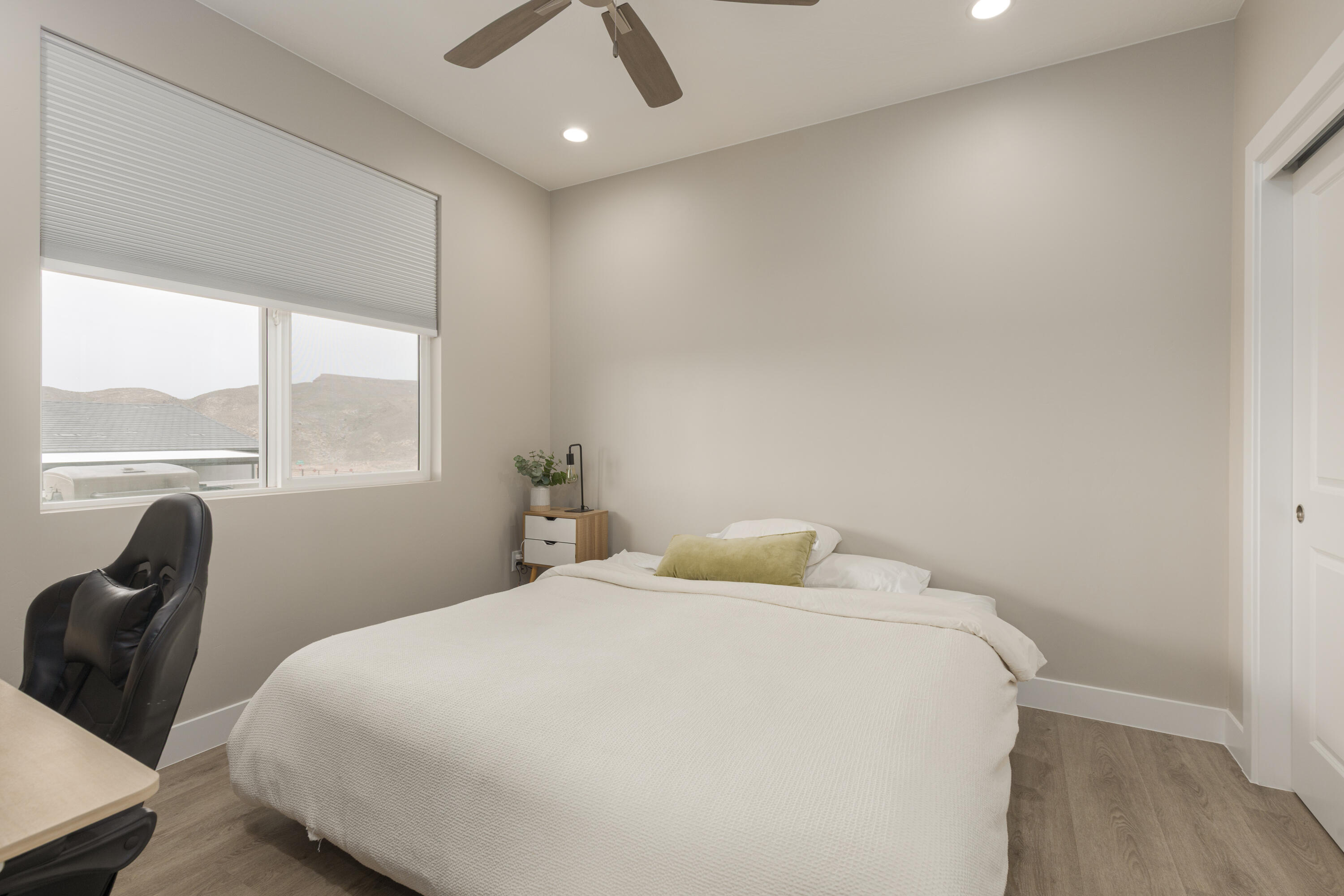 PEREGRINE POINTE WEST - Residential